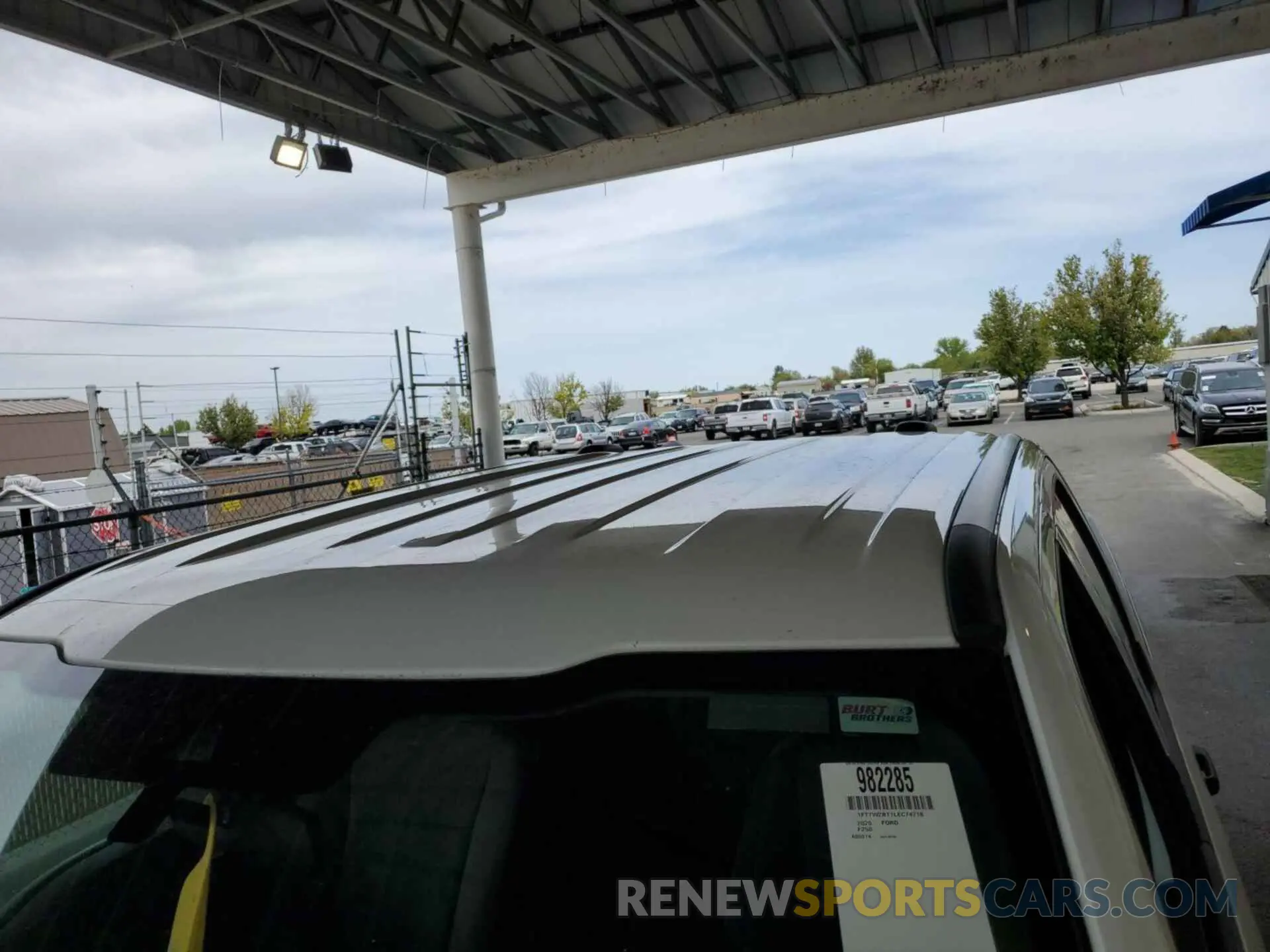 19 Photograph of a damaged car 1FT7W2BT1LEC74718 FORD F-250 2020