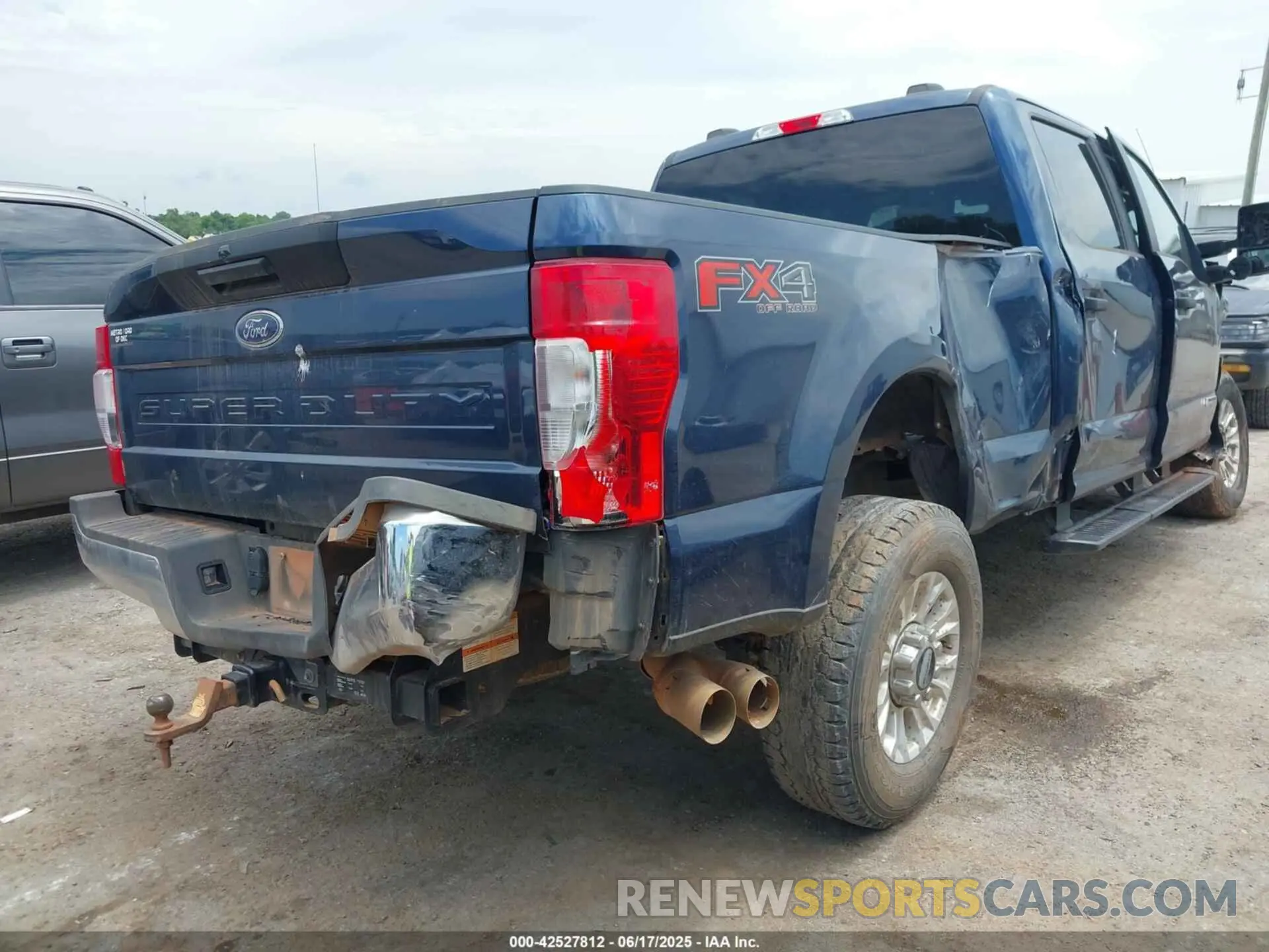 4 Photograph of a damaged car 1FT7W2BT2LED58451 FORD F-250 2020