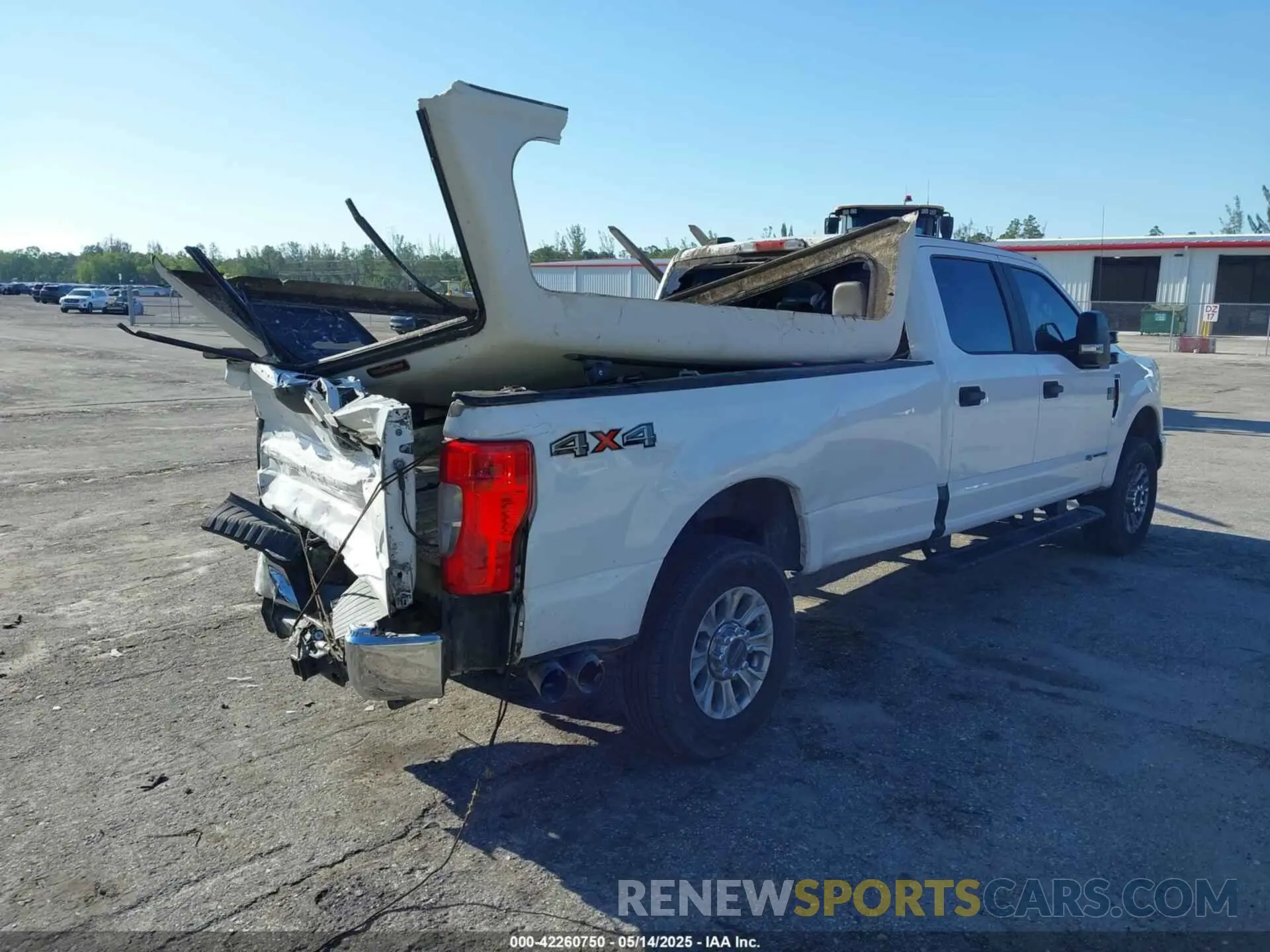 4 Photograph of a damaged car 1FT7W2BT3LEC85719 FORD F-250 2020