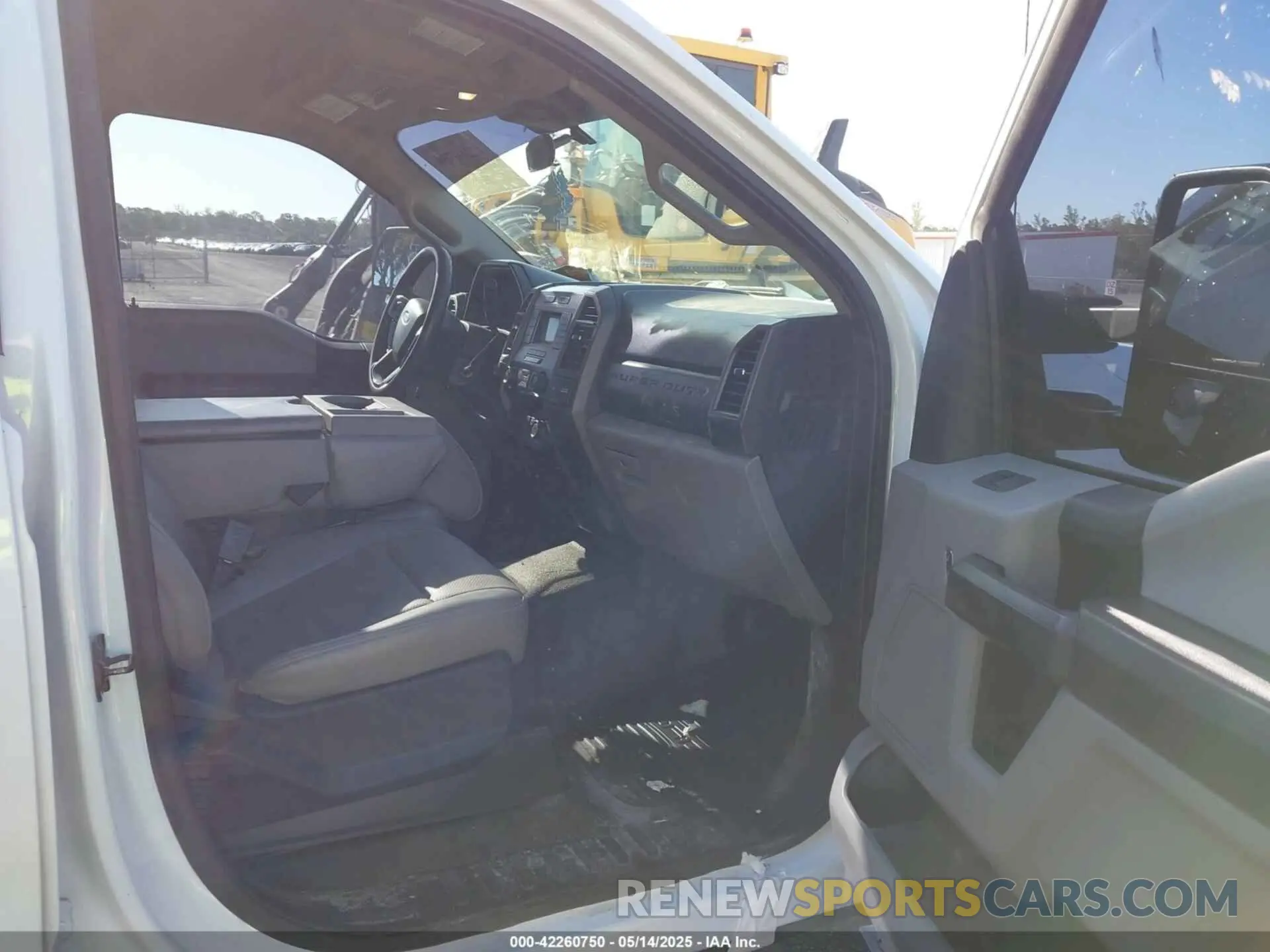 5 Photograph of a damaged car 1FT7W2BT3LEC85719 FORD F-250 2020