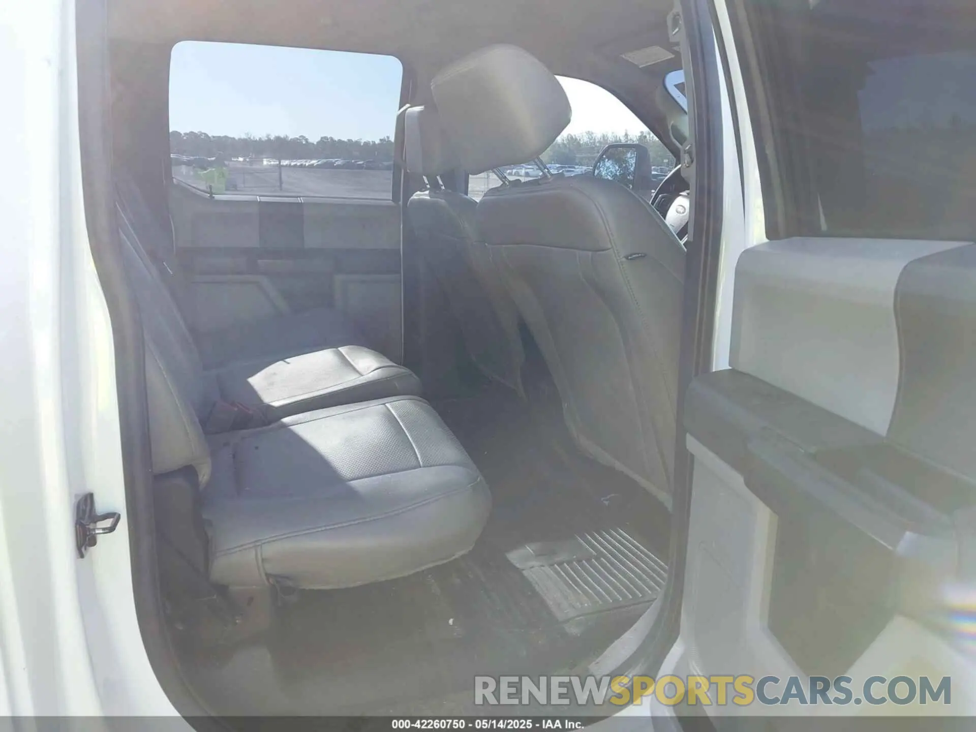 8 Photograph of a damaged car 1FT7W2BT3LEC85719 FORD F-250 2020