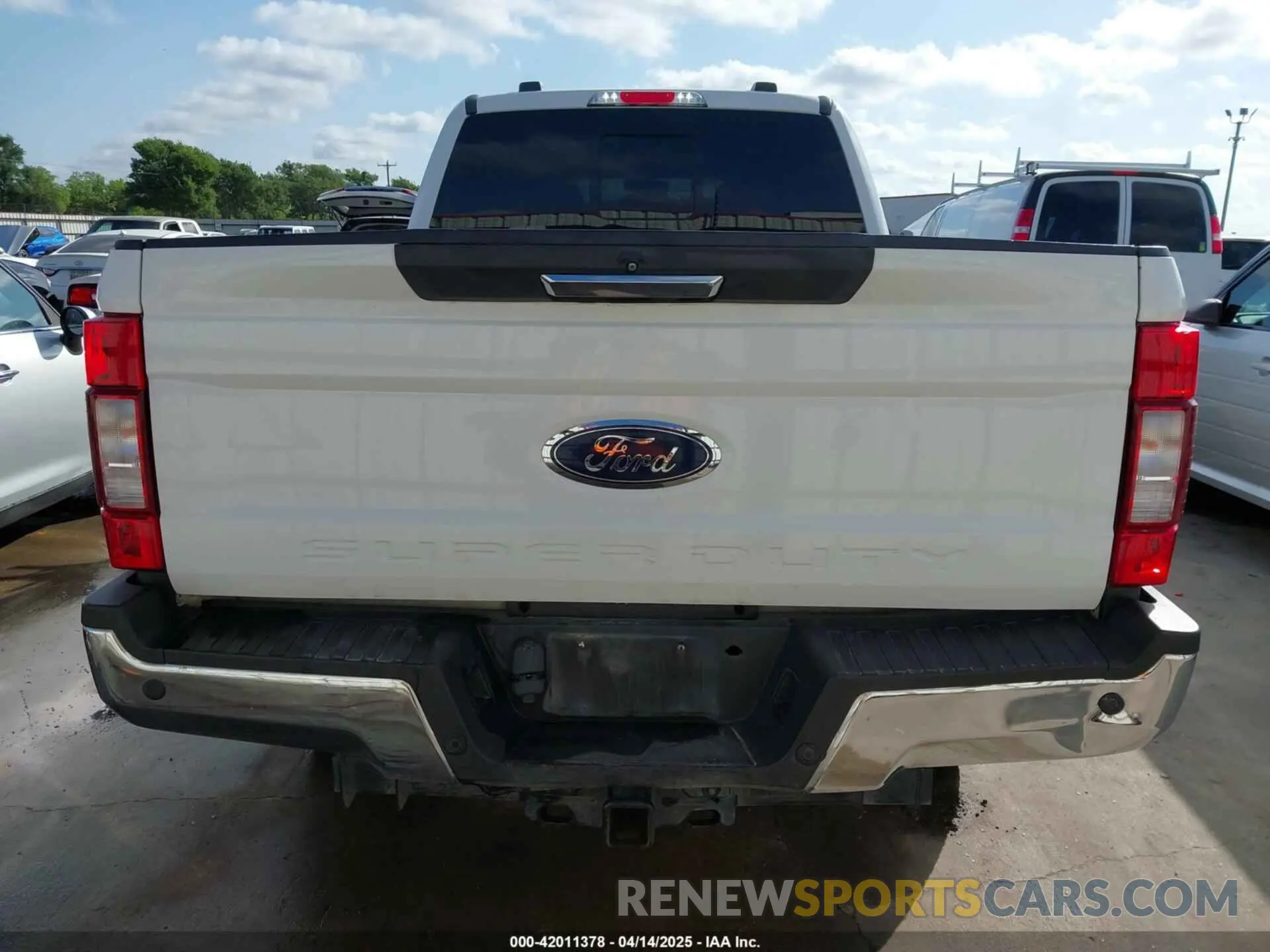 16 Photograph of a damaged car 1FT7W2BT4LED06061 FORD F-250 2020