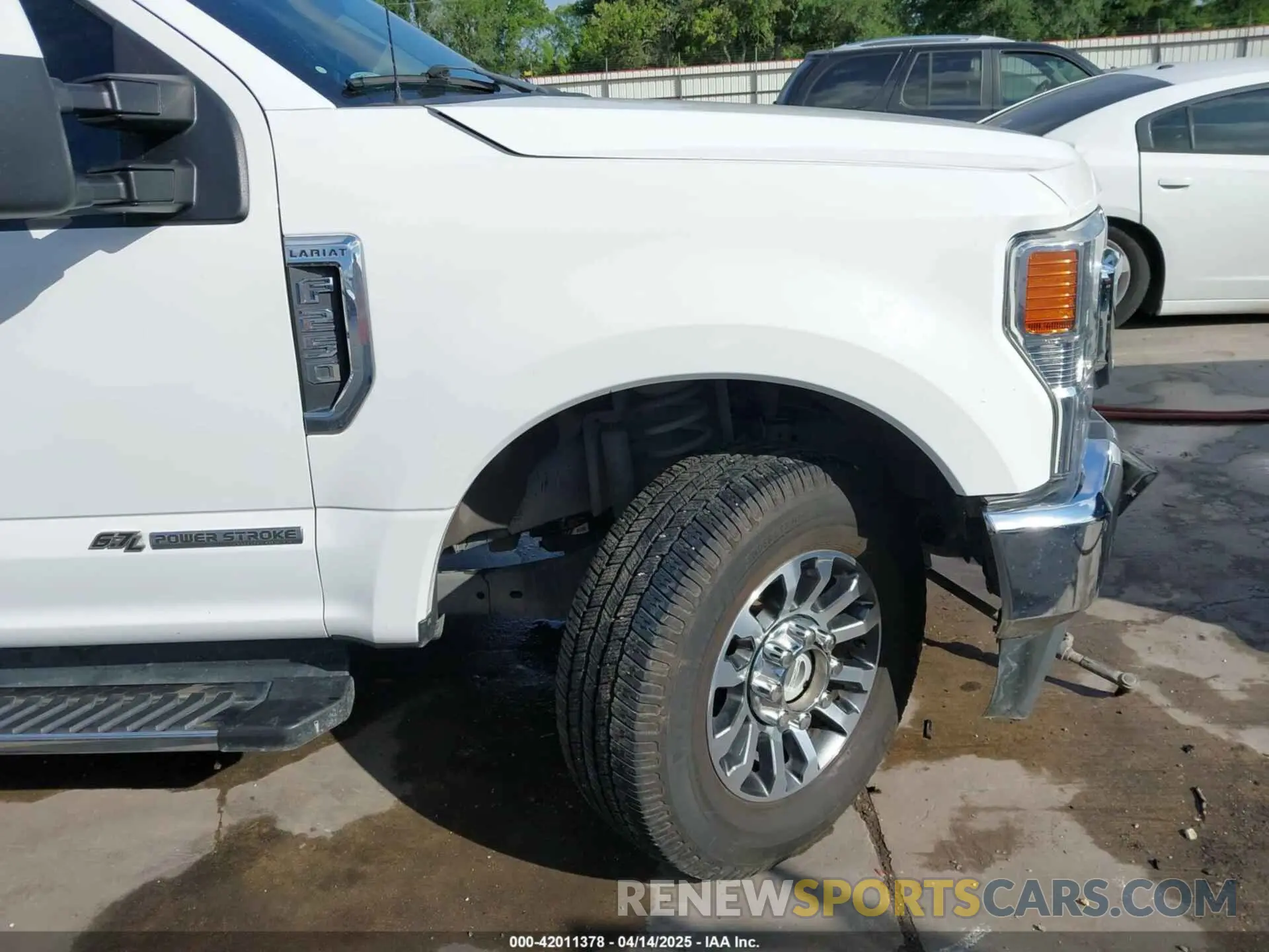 18 Photograph of a damaged car 1FT7W2BT4LED06061 FORD F-250 2020