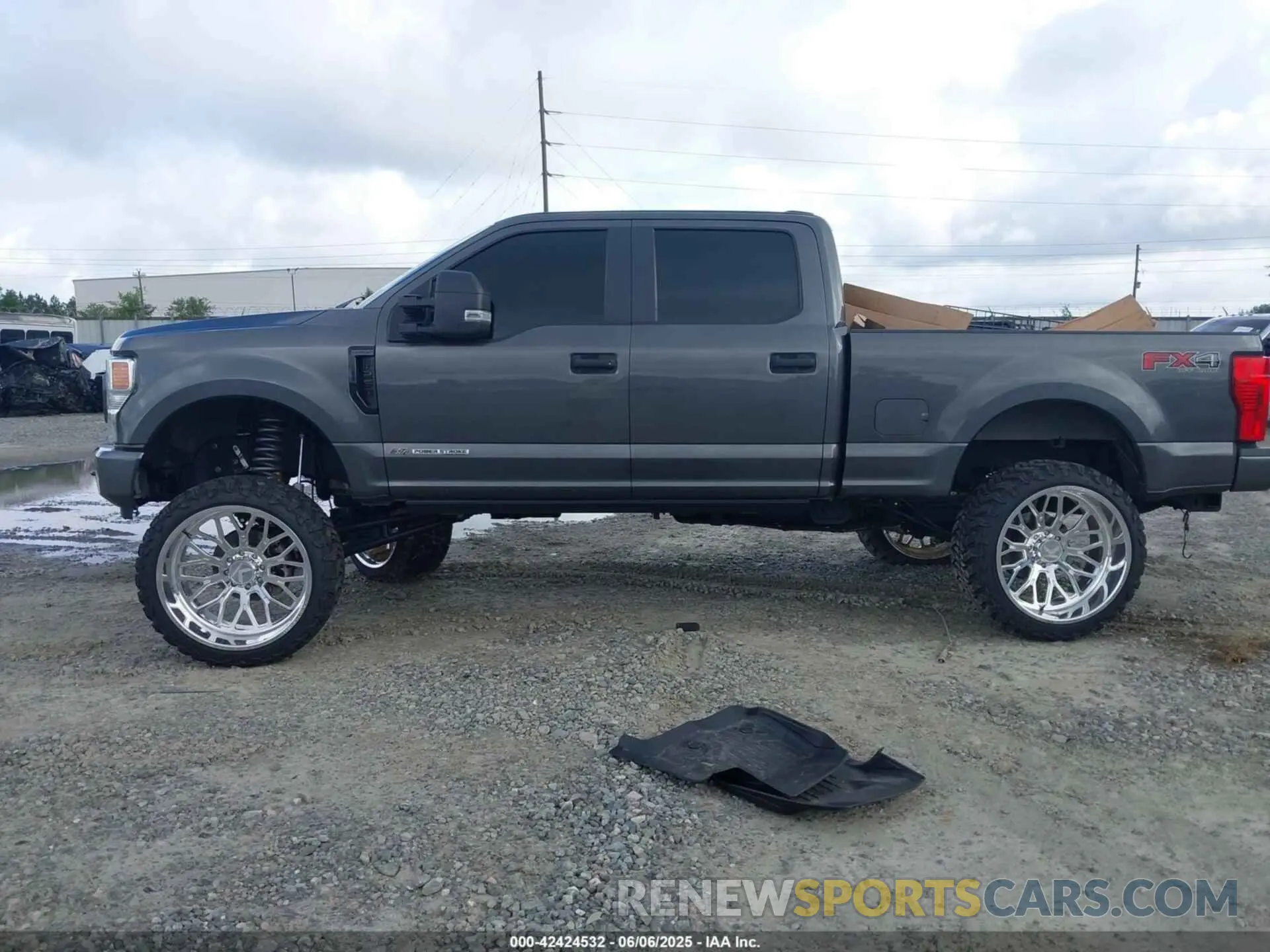 14 Photograph of a damaged car 1FT7W2BT4LEE65632 FORD F-250 2020