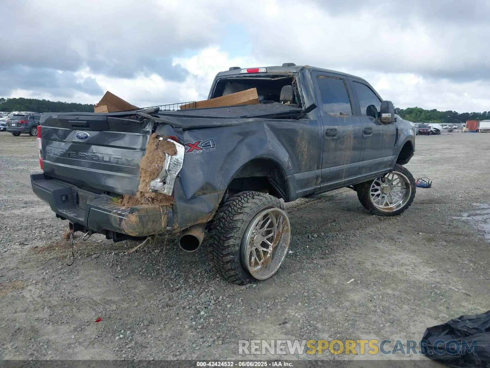 4 Photograph of a damaged car 1FT7W2BT4LEE65632 FORD F-250 2020