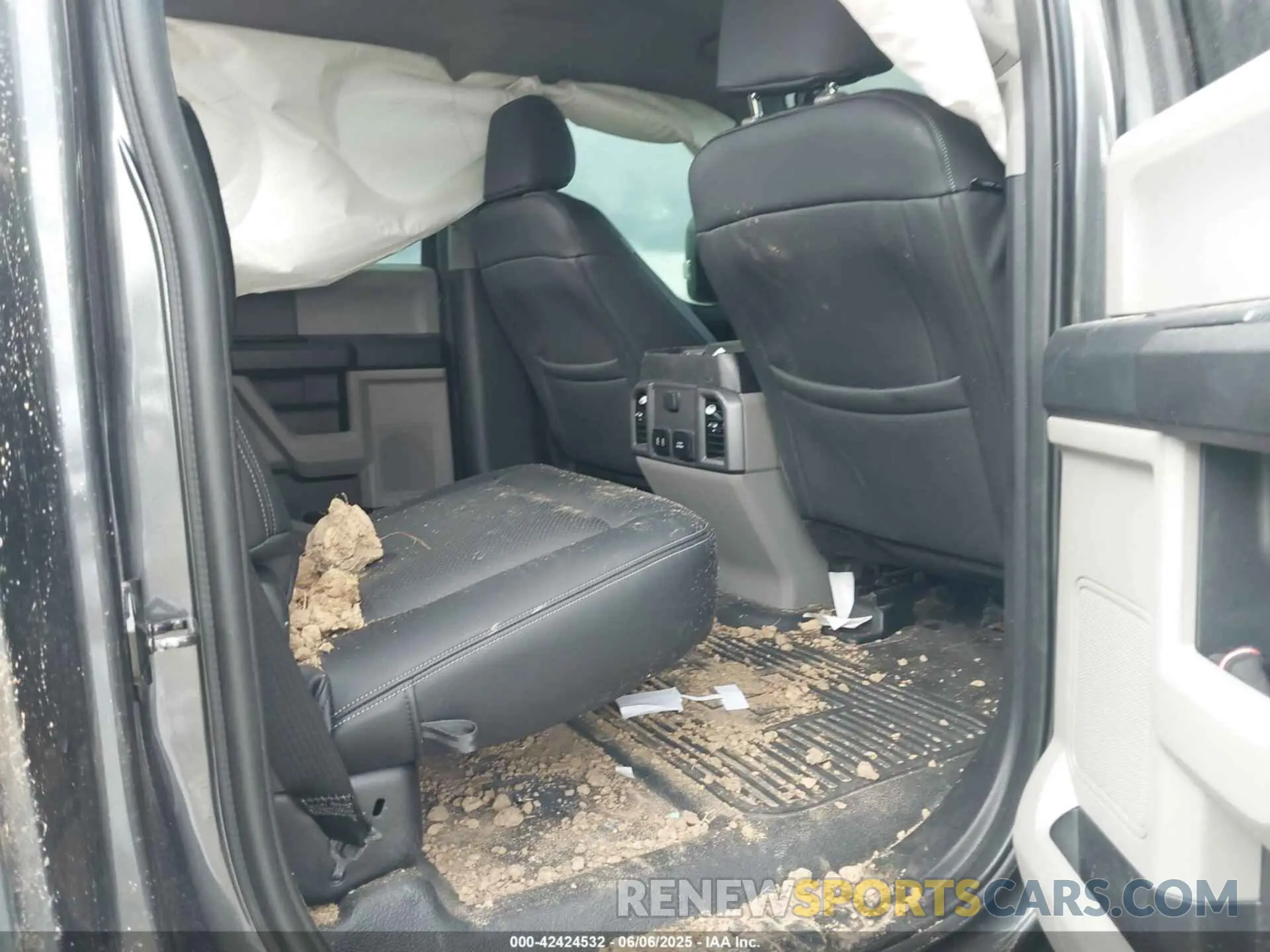 8 Photograph of a damaged car 1FT7W2BT4LEE65632 FORD F-250 2020