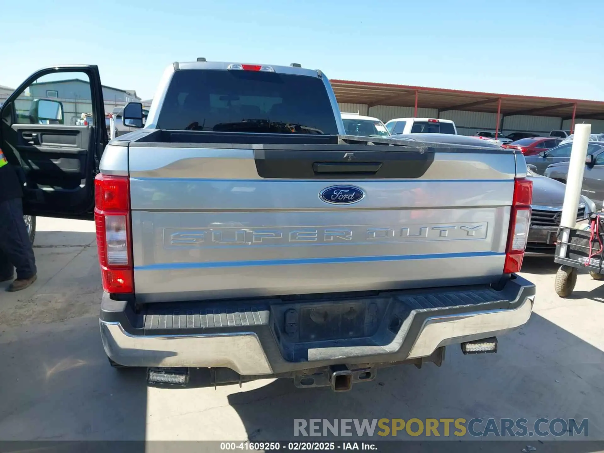 17 Photograph of a damaged car 1FT7W2BT7LED05048 FORD F-250 2020