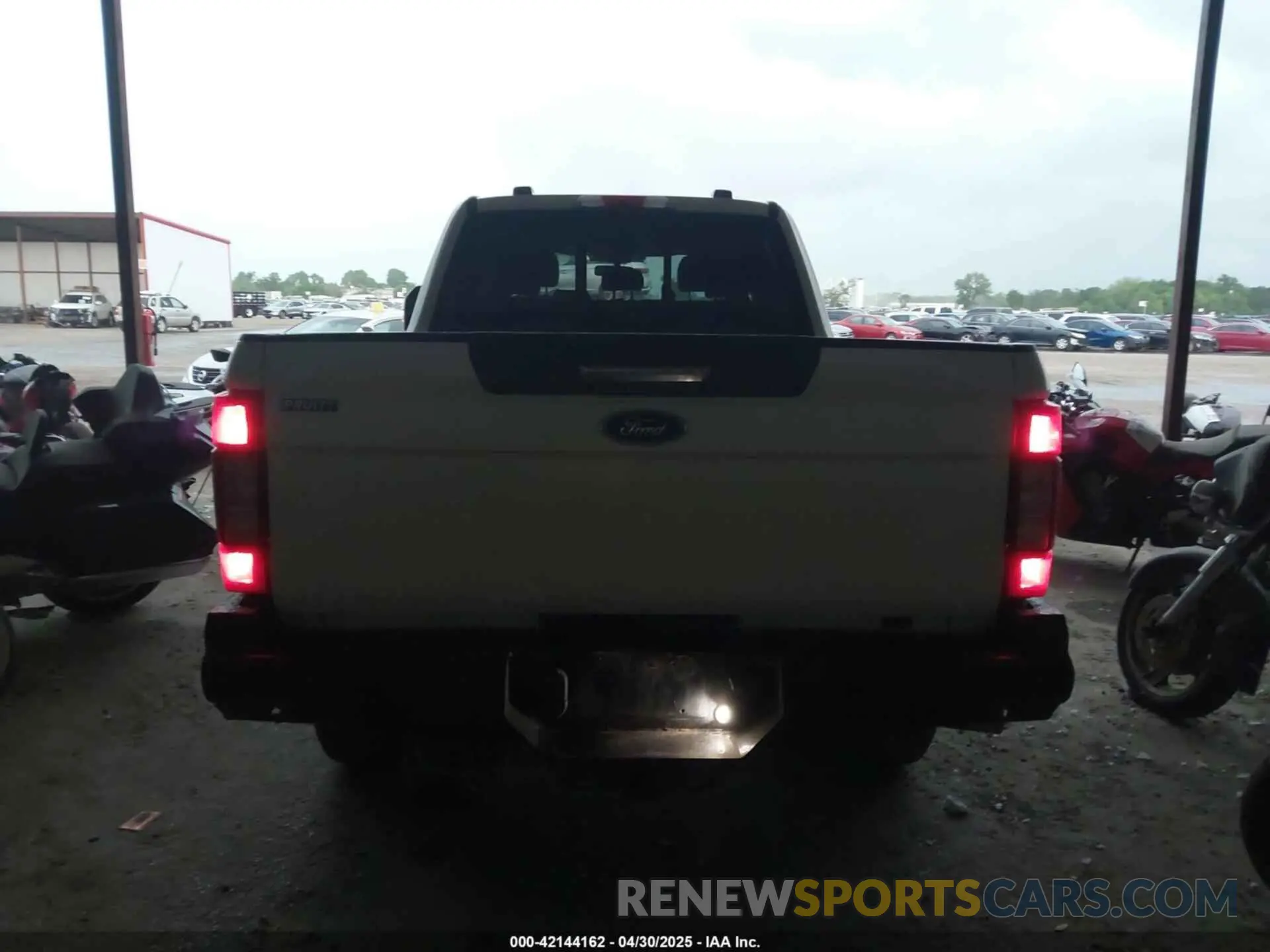 16 Photograph of a damaged car 1FT7W2BT8LEE44119 FORD F-250 2020