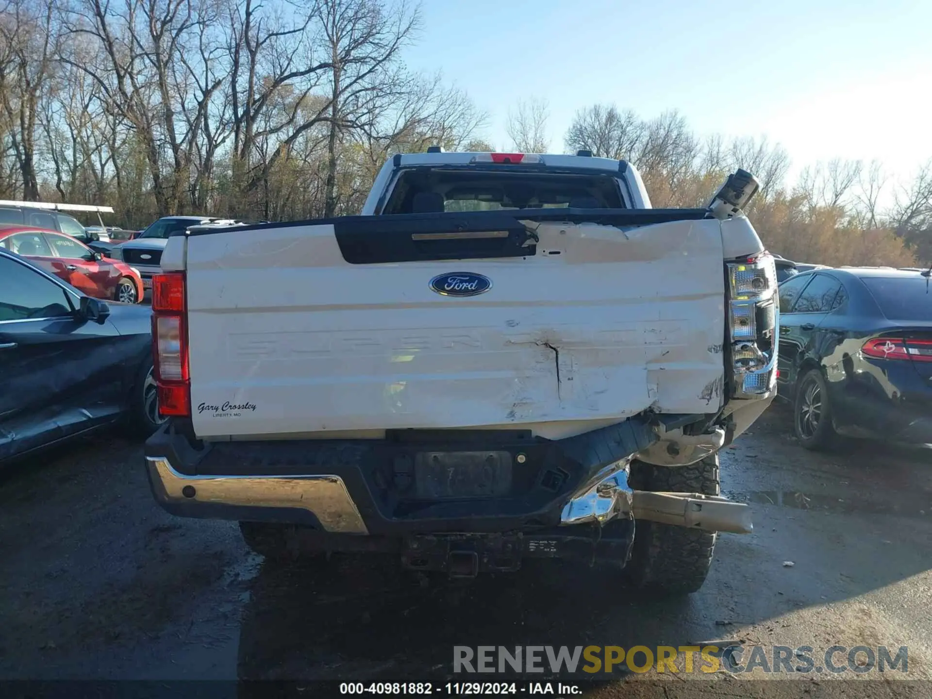 17 Photograph of a damaged car 1FT7W2BTXLED00121 FORD F-250 2020