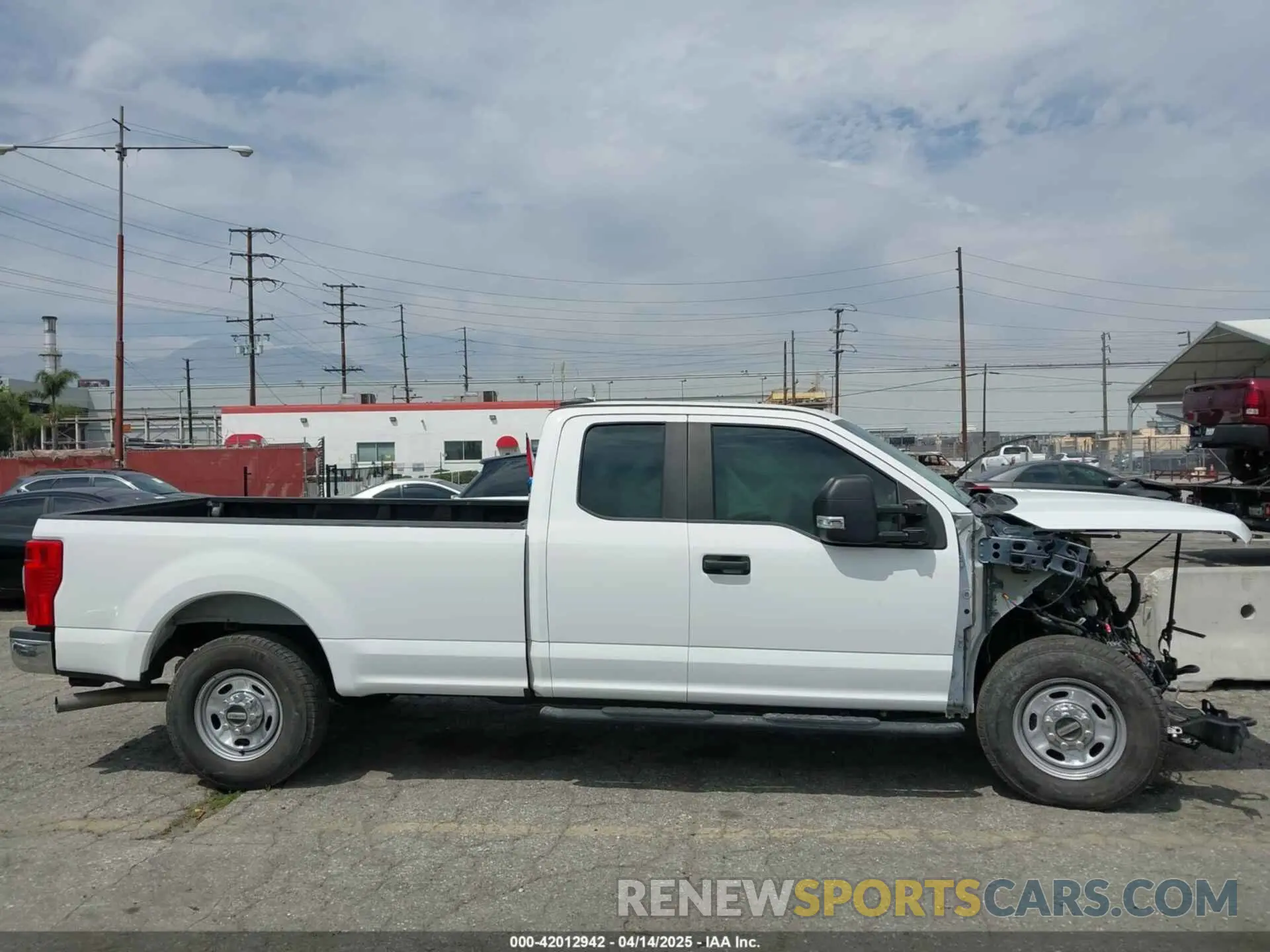 14 Photograph of a damaged car 1FT7X2A68LEE62306 FORD F-250 2020