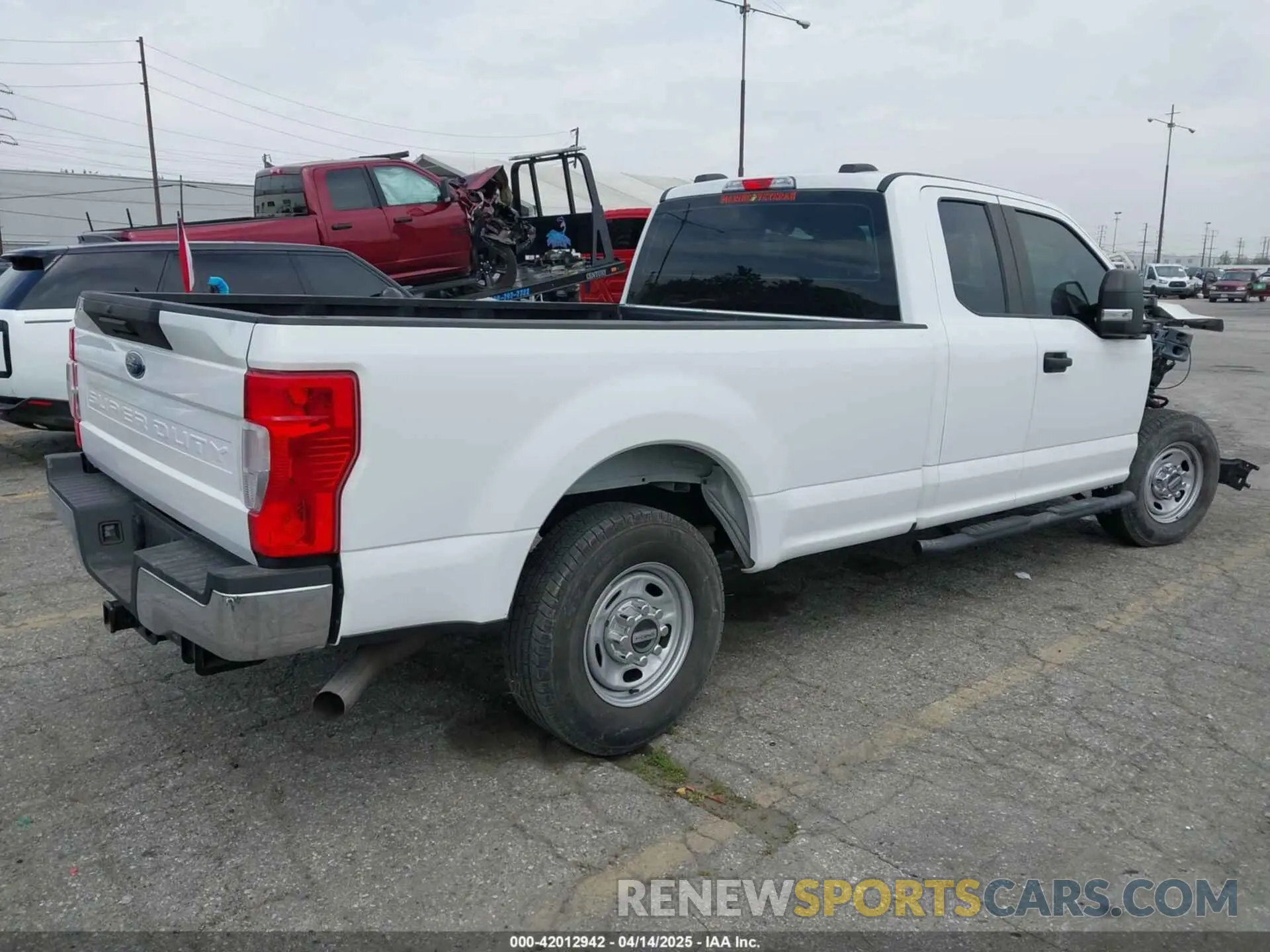 4 Photograph of a damaged car 1FT7X2A68LEE62306 FORD F-250 2020