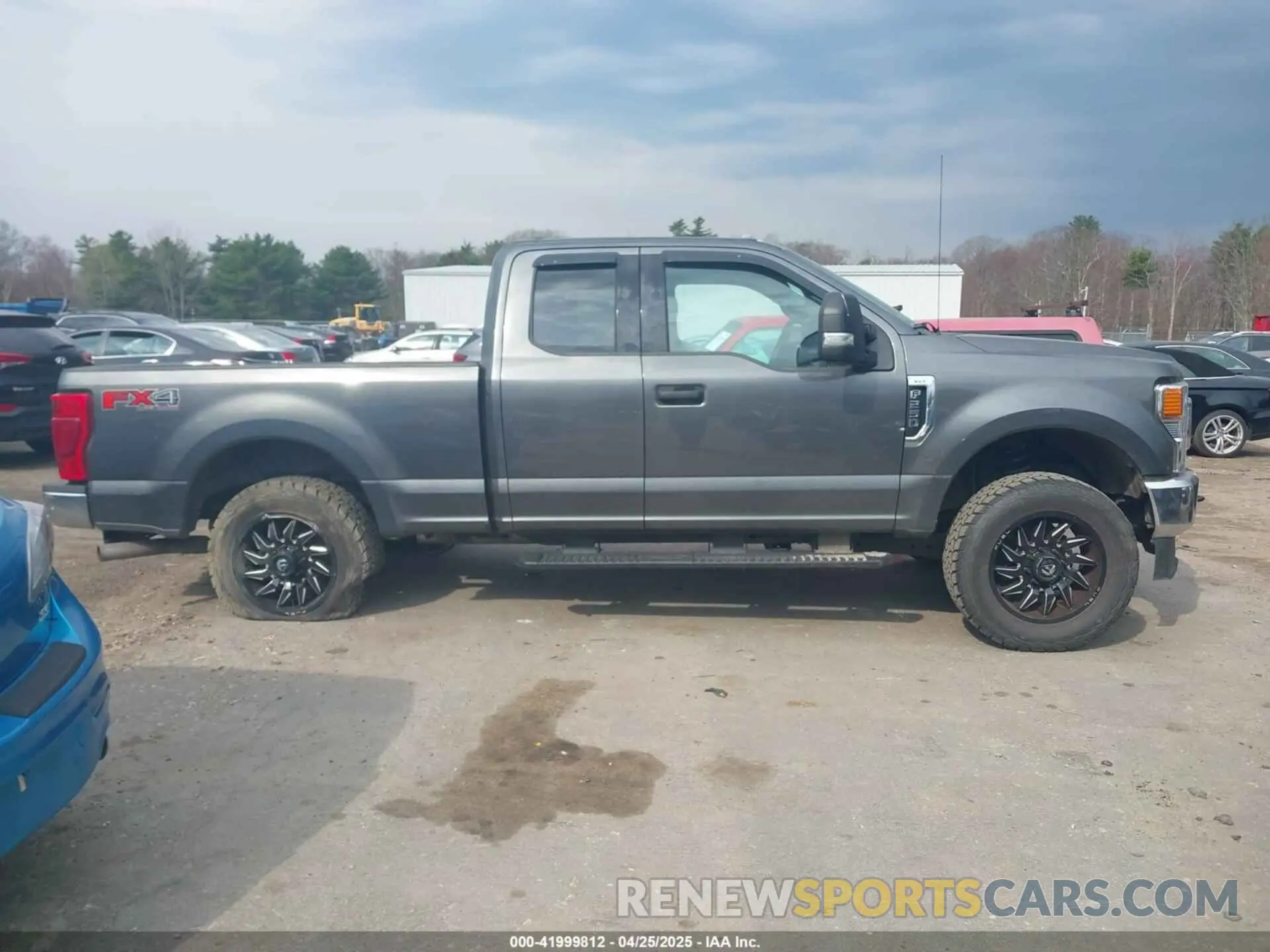 14 Photograph of a damaged car 1FT7X2B63LEE71252 FORD F-250 2020