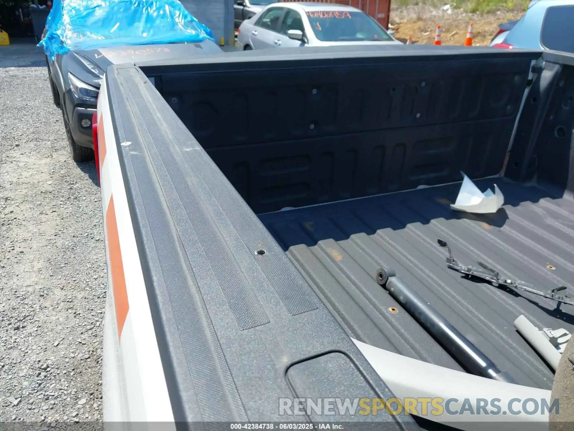 19 Photograph of a damaged car 1FT7X2BT0LEE50462 FORD F-250 2020