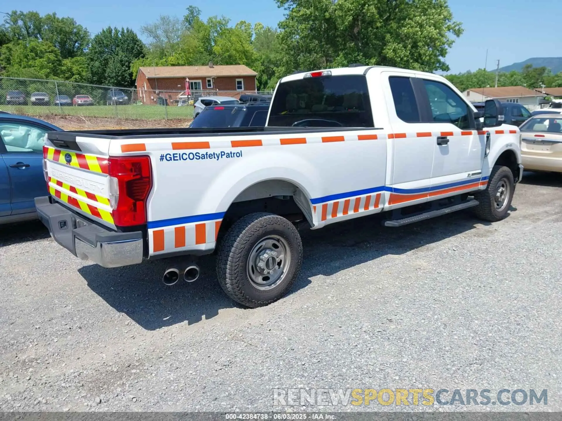 4 Photograph of a damaged car 1FT7X2BT0LEE50462 FORD F-250 2020