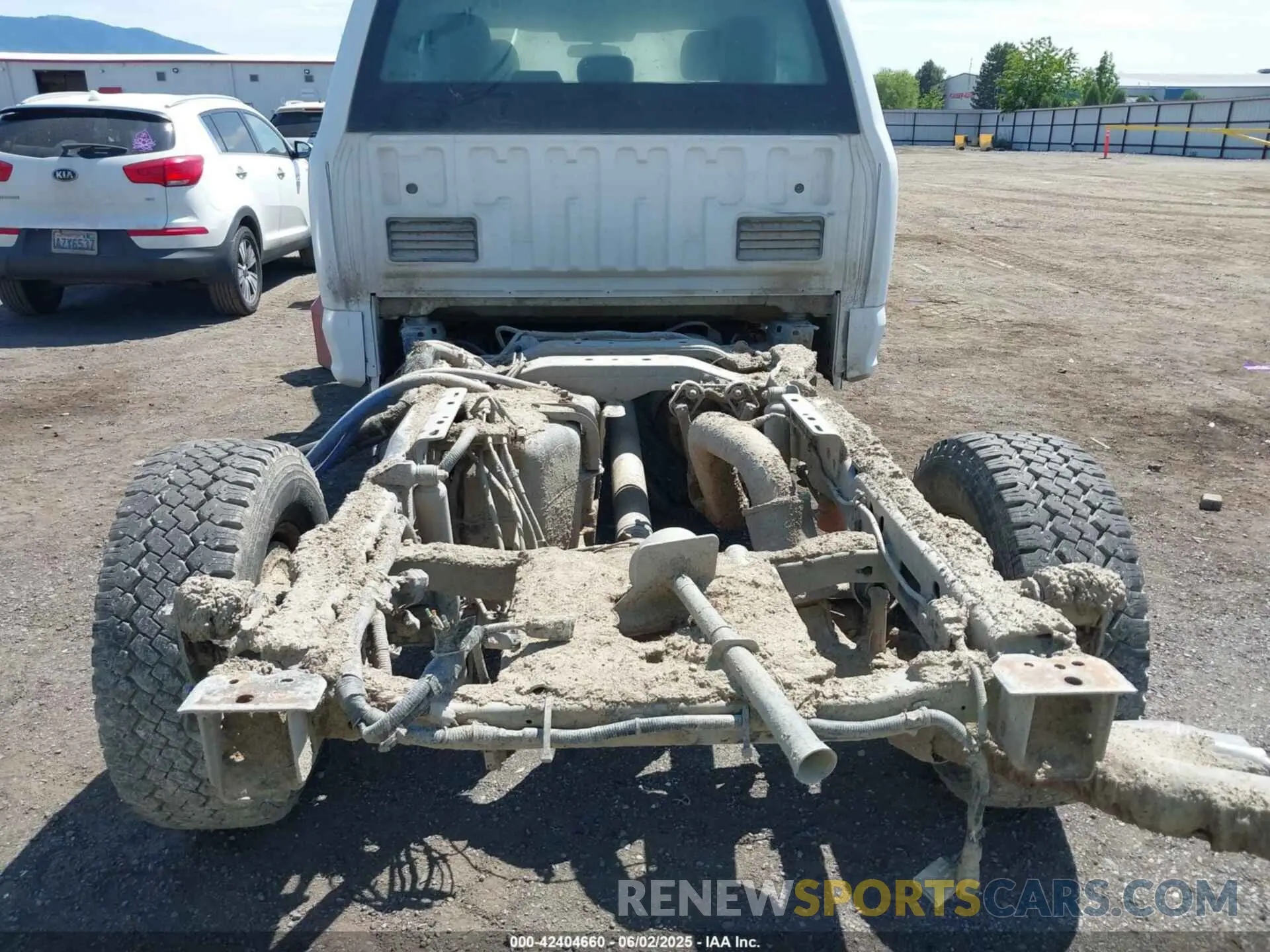6 Photograph of a damaged car 1FT7X2BT2LEC53597 FORD F-250 2020