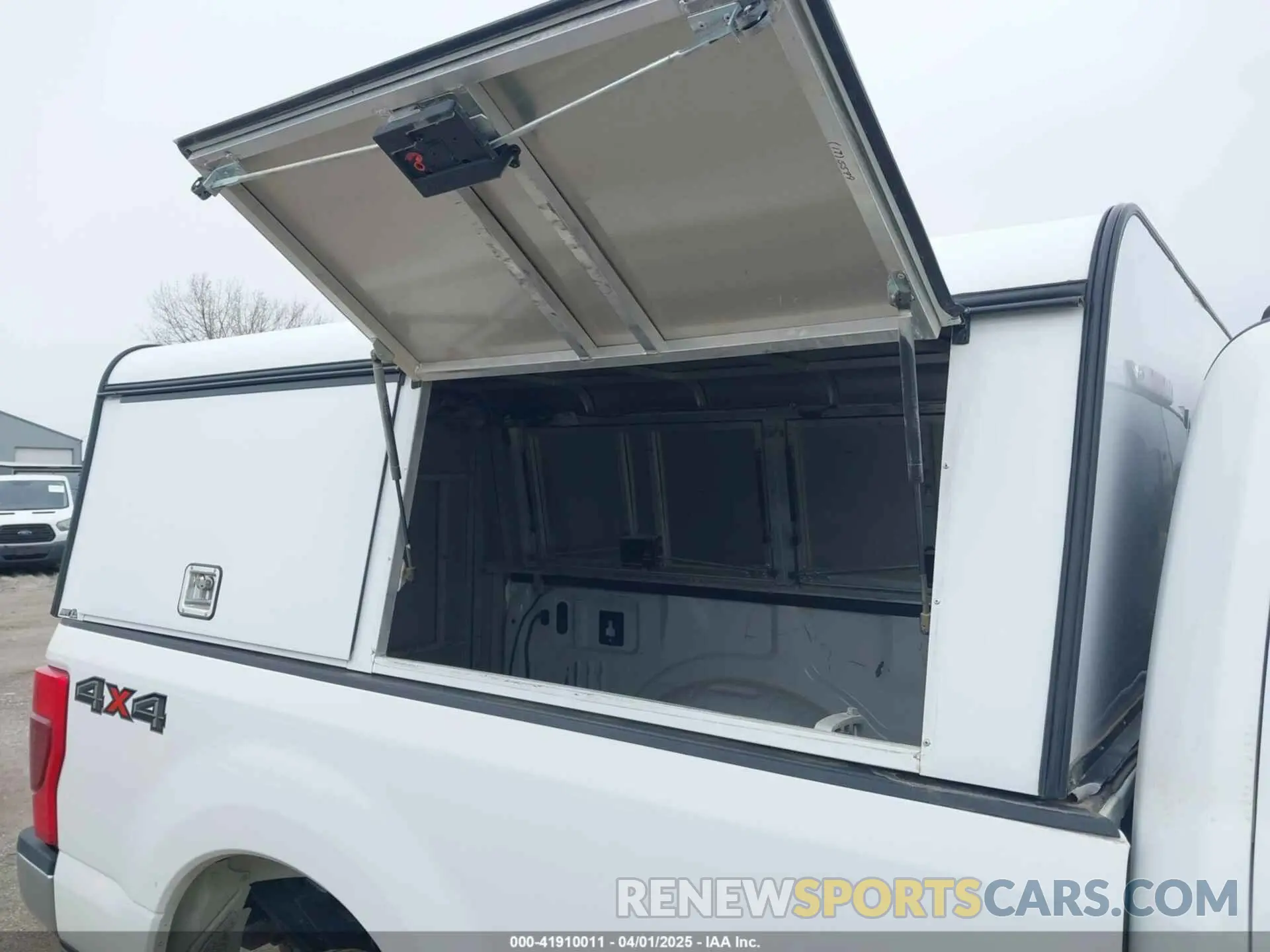 17 Photograph of a damaged car 1FT7X2BT6LED67442 FORD F-250 2020