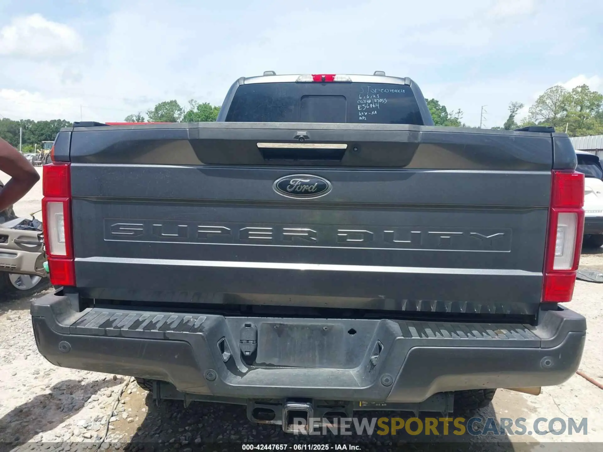 14 Photograph of a damaged car 1FT8W2BT0LEE56964 FORD F-250 2020