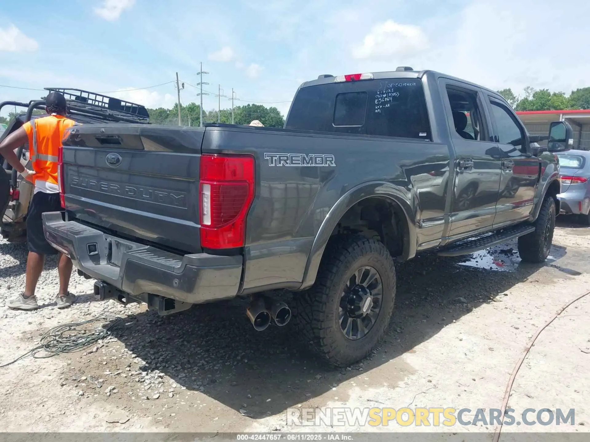 4 Photograph of a damaged car 1FT8W2BT0LEE56964 FORD F-250 2020