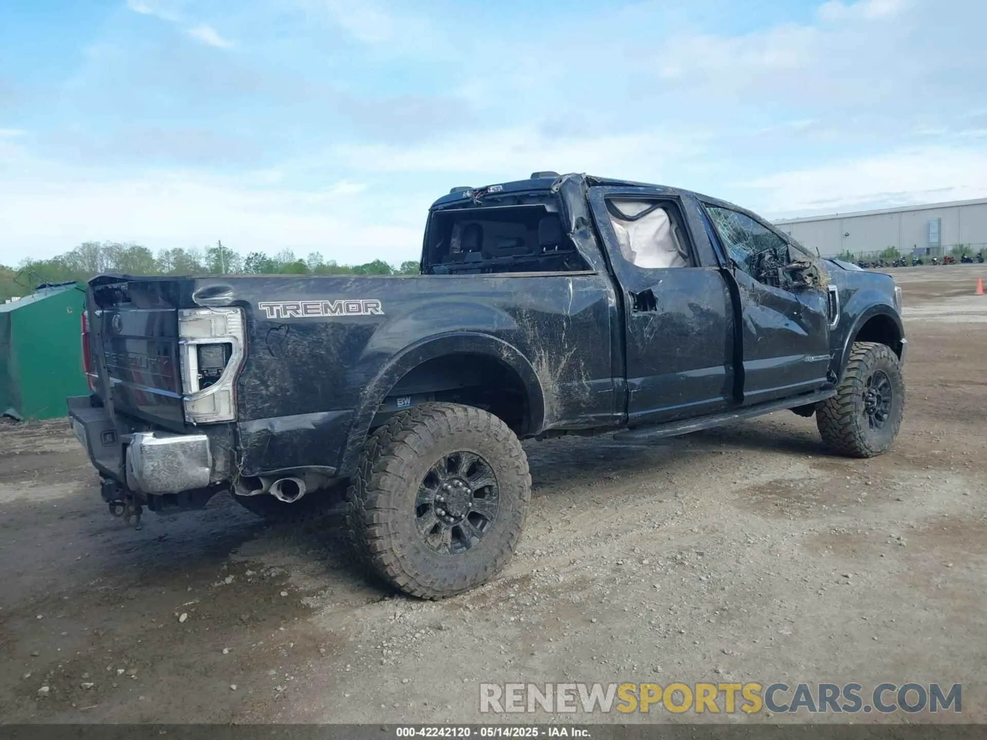 4 Photograph of a damaged car 1FT8W2BT0LEE94159 FORD F-250 2020