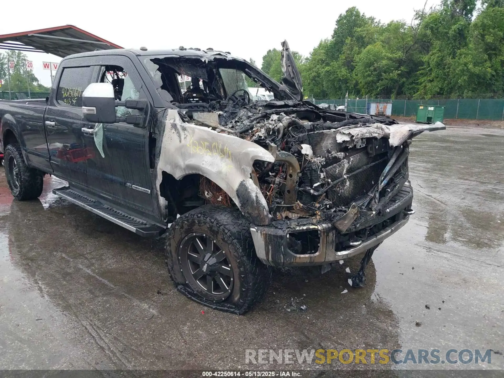 2 Photograph of a damaged car 1FT8W2BT2LED56333 FORD F-250 2020