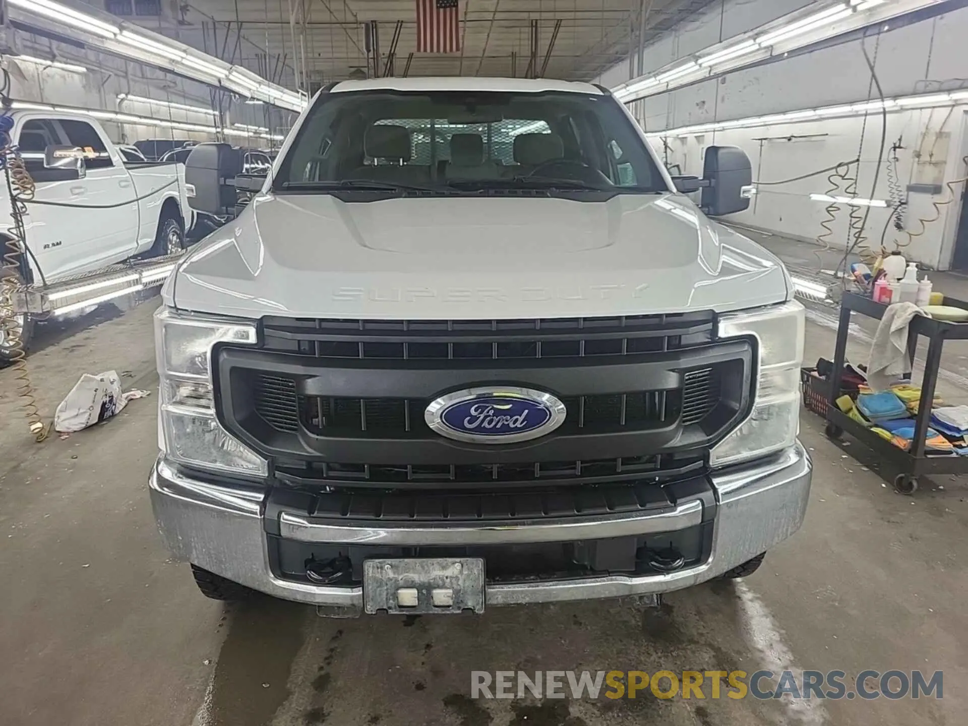 31 Photograph of a damaged car 1FT8W2BT3LED69107 FORD F-250 2020