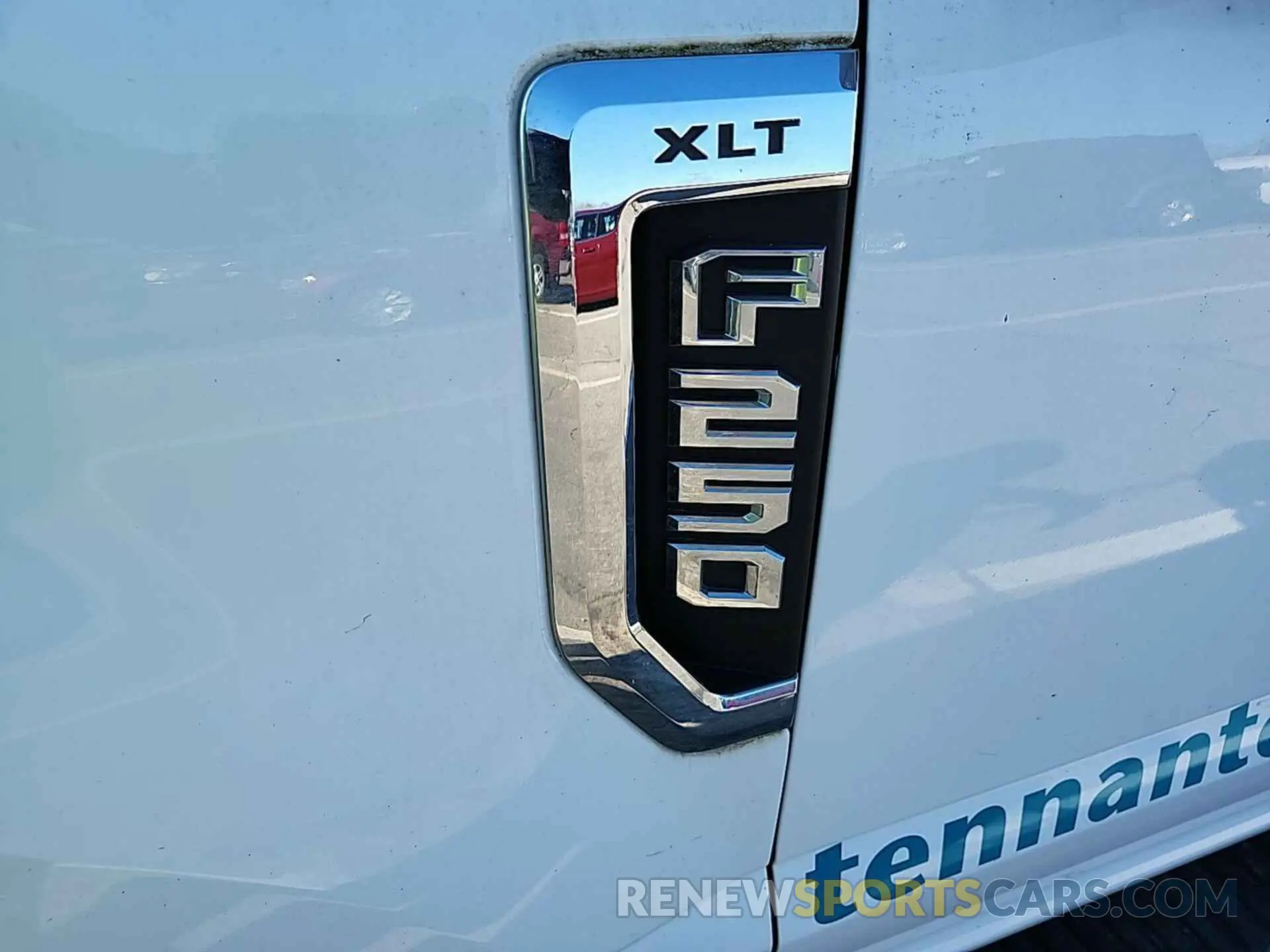 18 Photograph of a damaged car 1FTBF2A60LED41489 FORD F-250 2020