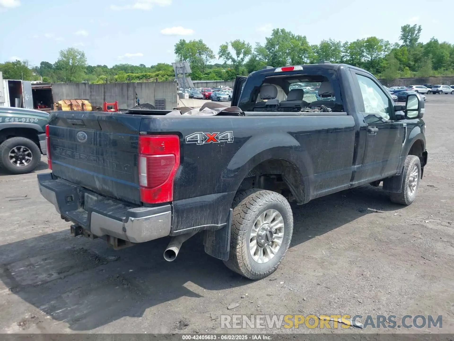 4 Photograph of a damaged car 1FTBF2B6XLEC36246 FORD F-250 2020