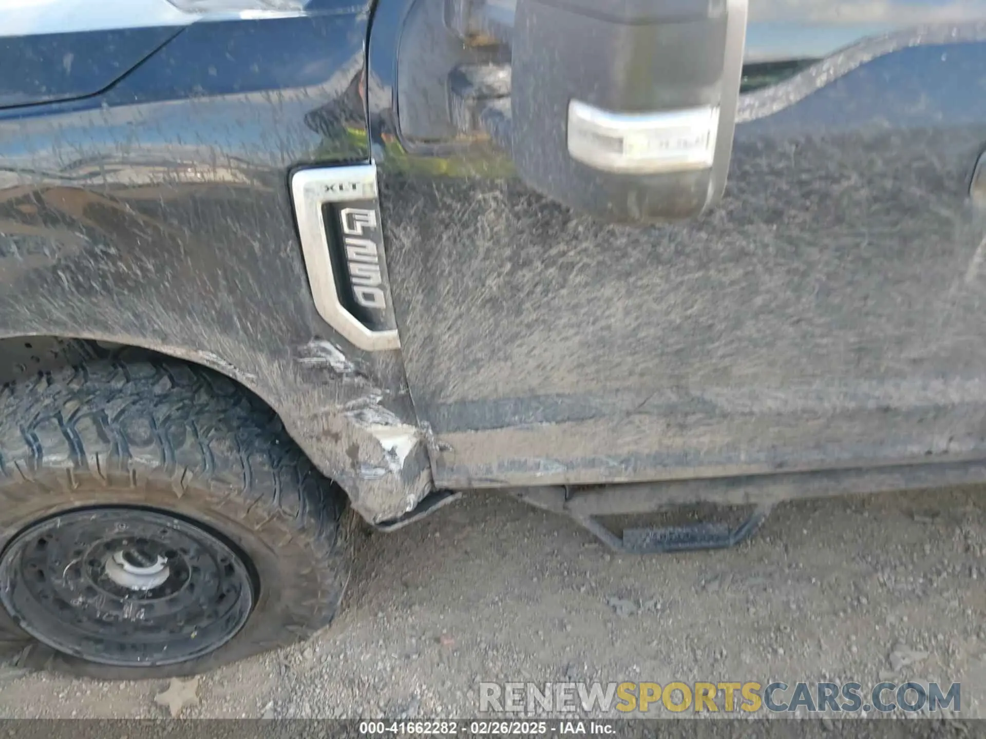 17 Photograph of a damaged car 1FTBF2BN2LEE49800 FORD F-250 2020