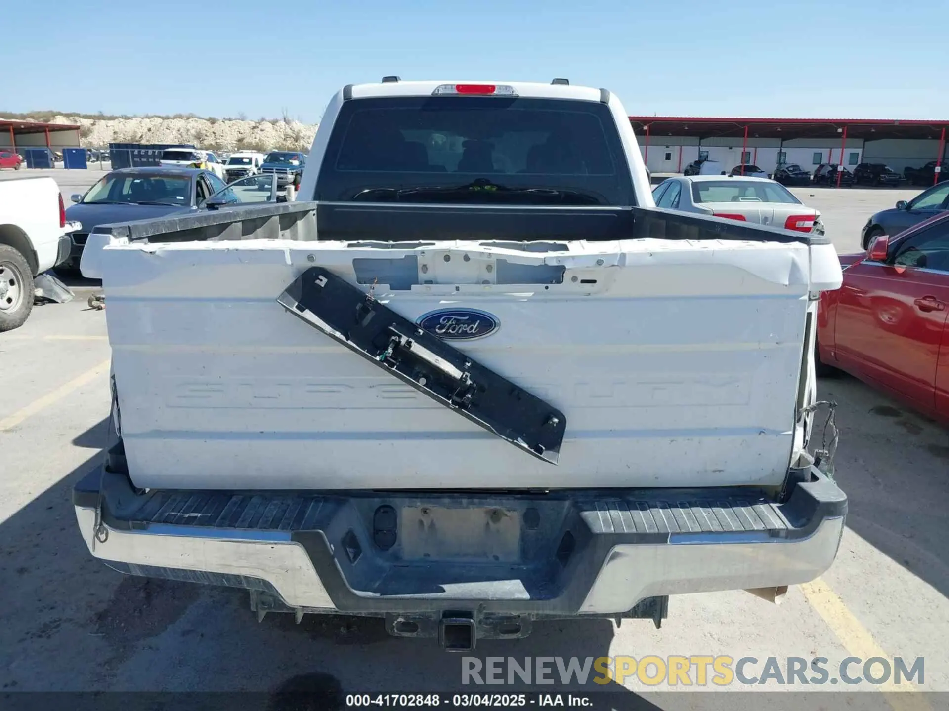 17 Photograph of a damaged car 1FT7W2A66MED07385 FORD F-250 2021