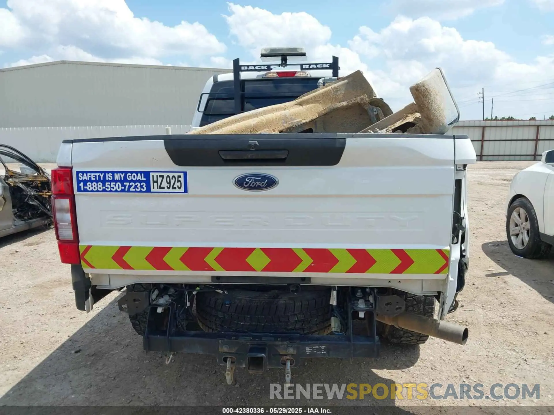 17 Photograph of a damaged car 1FT7W2B66MED53975 FORD F-250 2021