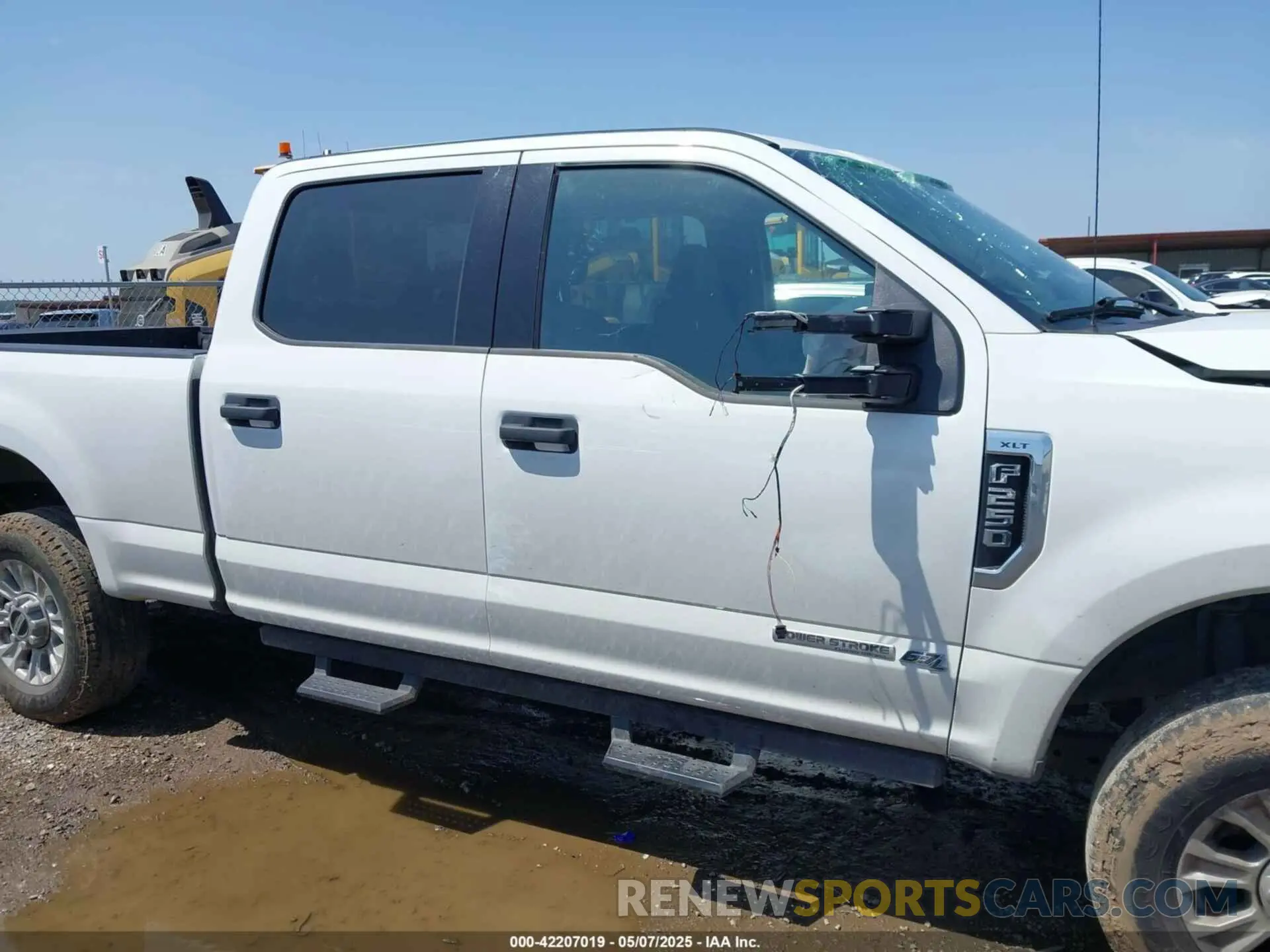 13 Photograph of a damaged car 1FT7W2BT1MED43814 FORD F-250 2021