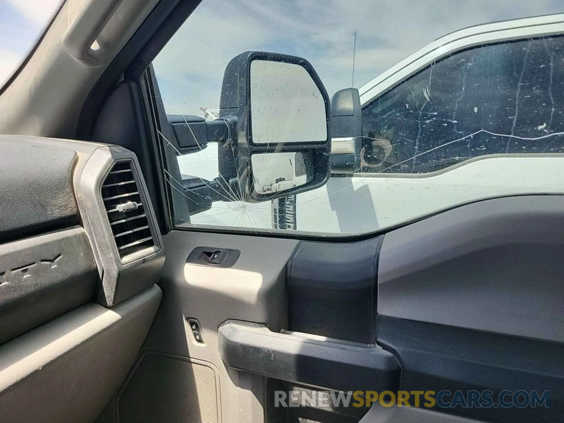 1 Photograph of a damaged car 1FT7X2B68MED54073 FORD F-250 2021