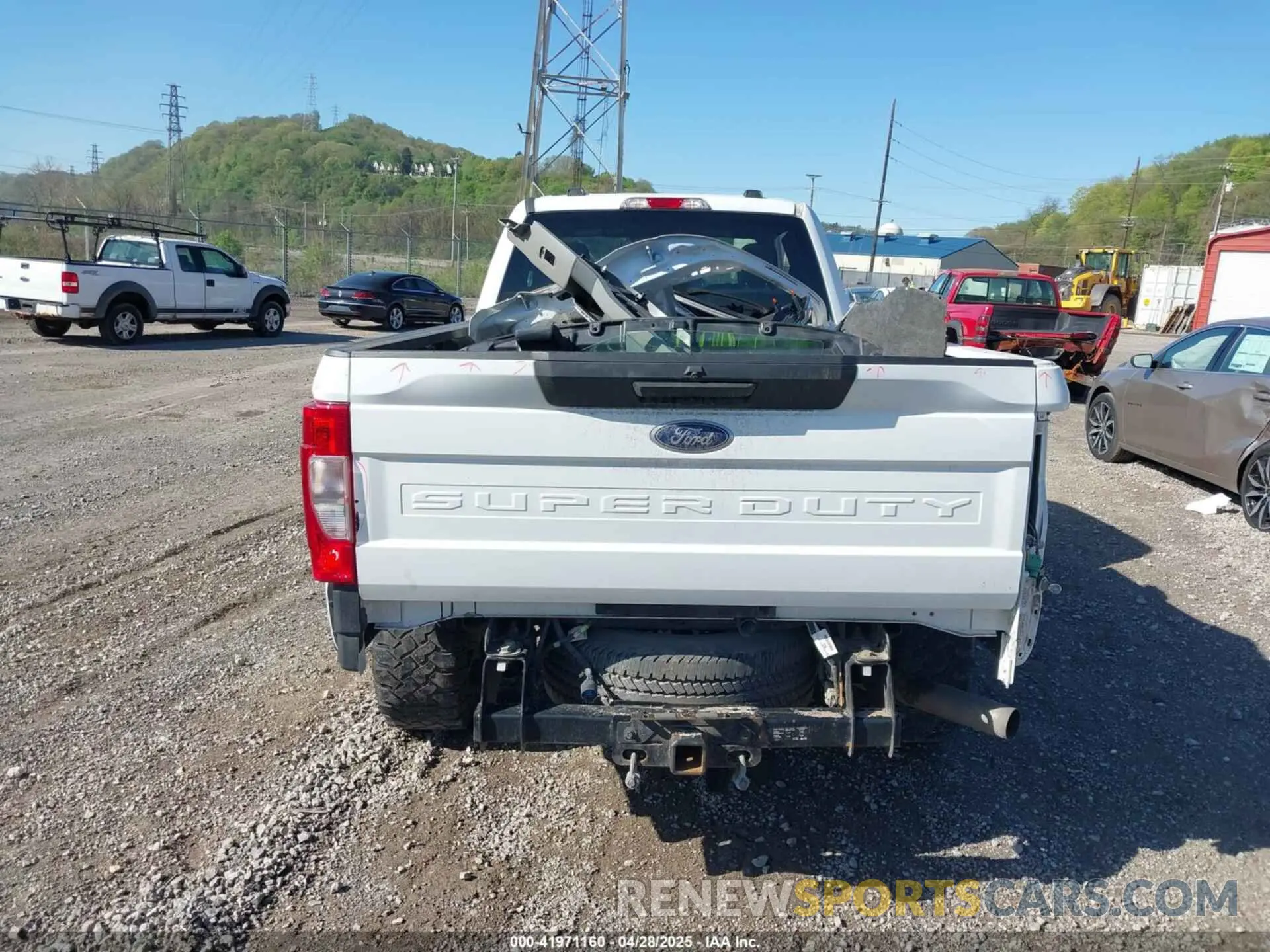 17 Photograph of a damaged car 1FT7X2B69MEE15401 FORD F-250 2021
