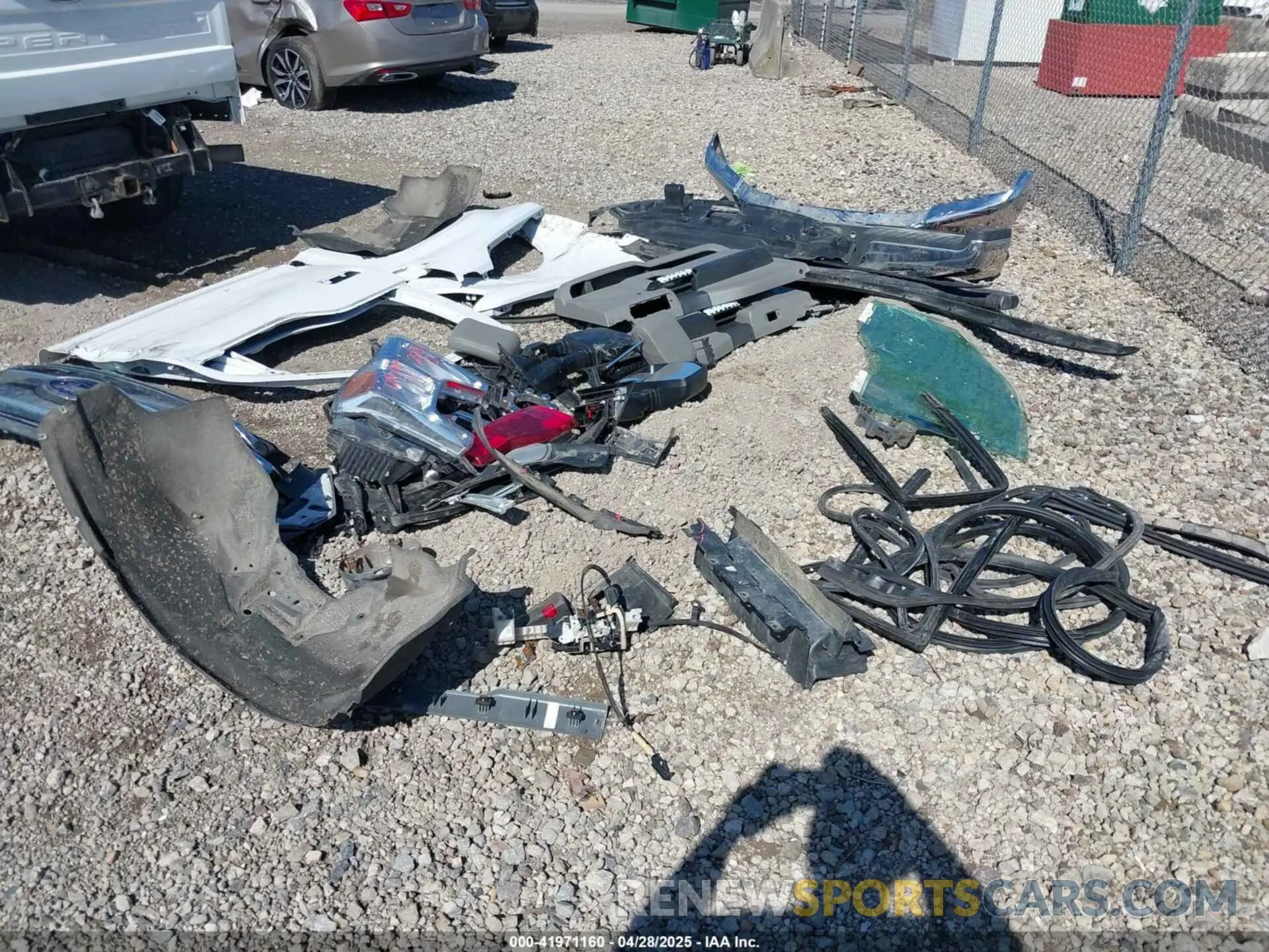 18 Photograph of a damaged car 1FT7X2B69MEE15401 FORD F-250 2021