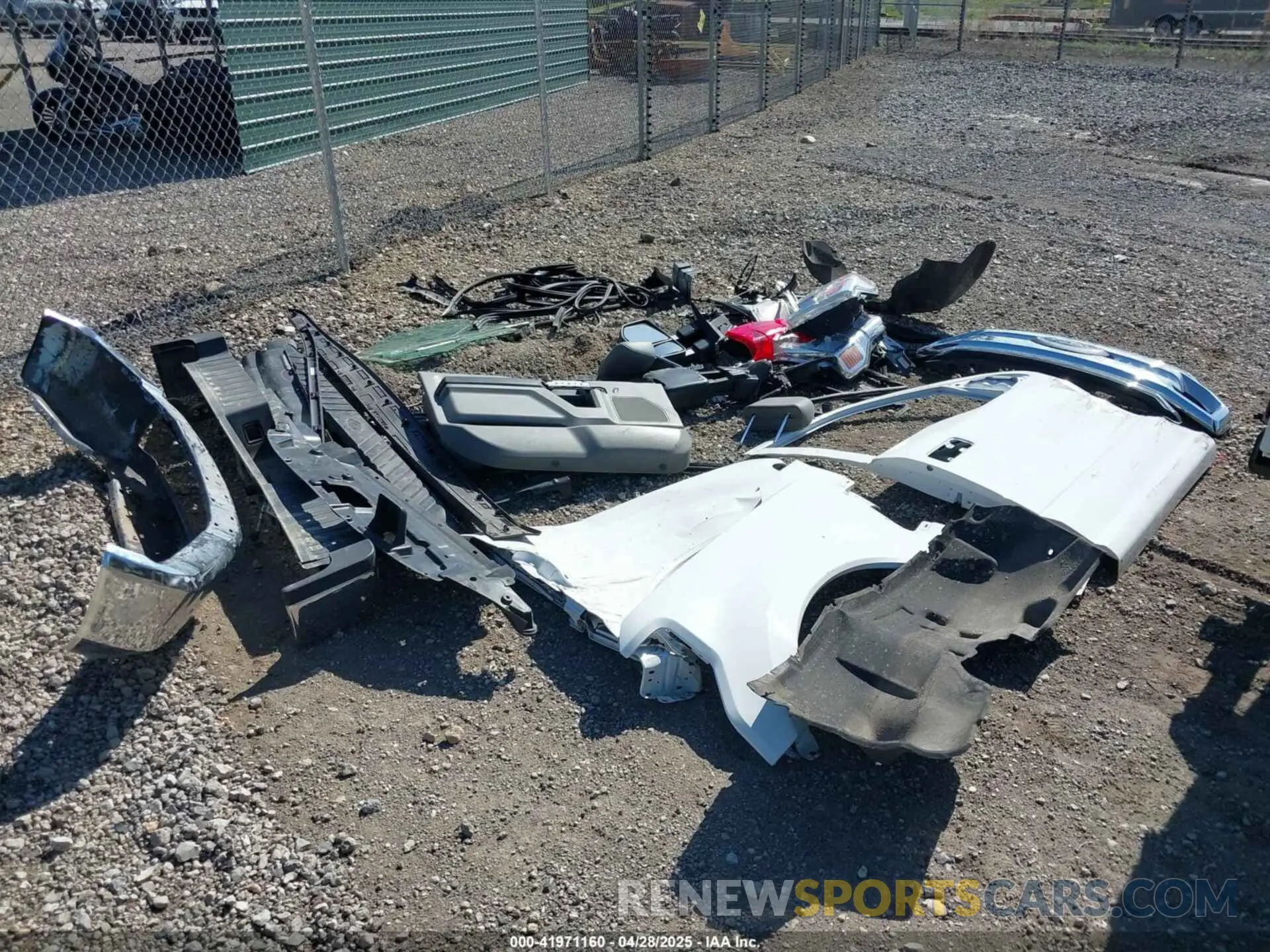 21 Photograph of a damaged car 1FT7X2B69MEE15401 FORD F-250 2021