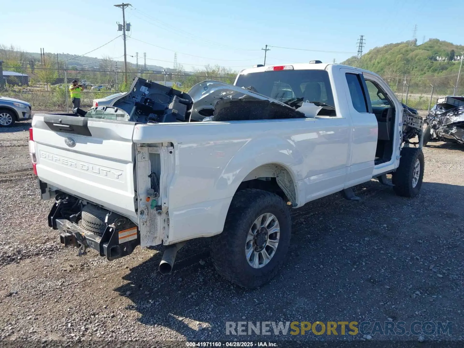 4 Photograph of a damaged car 1FT7X2B69MEE15401 FORD F-250 2021