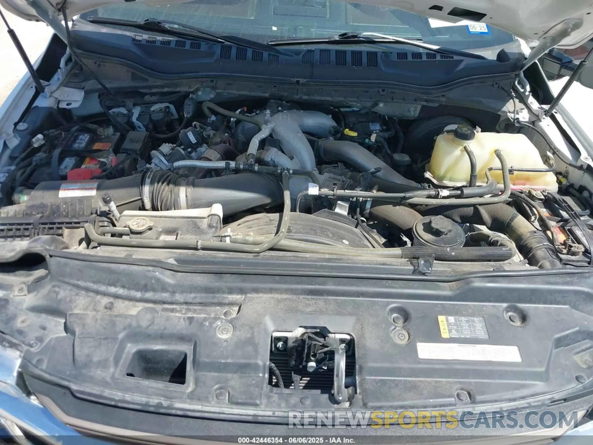 10 Photograph of a damaged car 1FT8W2BT6MEC87793 FORD F-250 2021