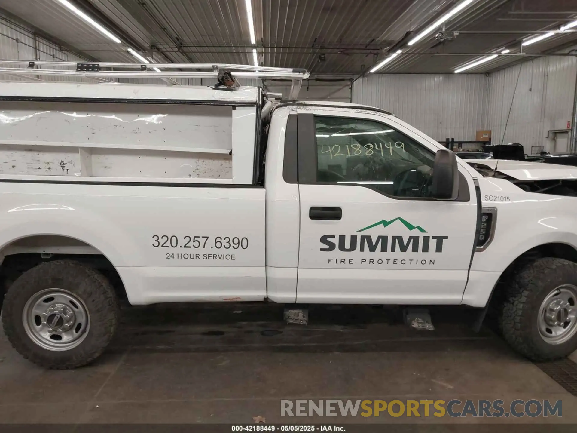 14 Photograph of a damaged car 1FTBF2A60MED45575 FORD F-250 2021
