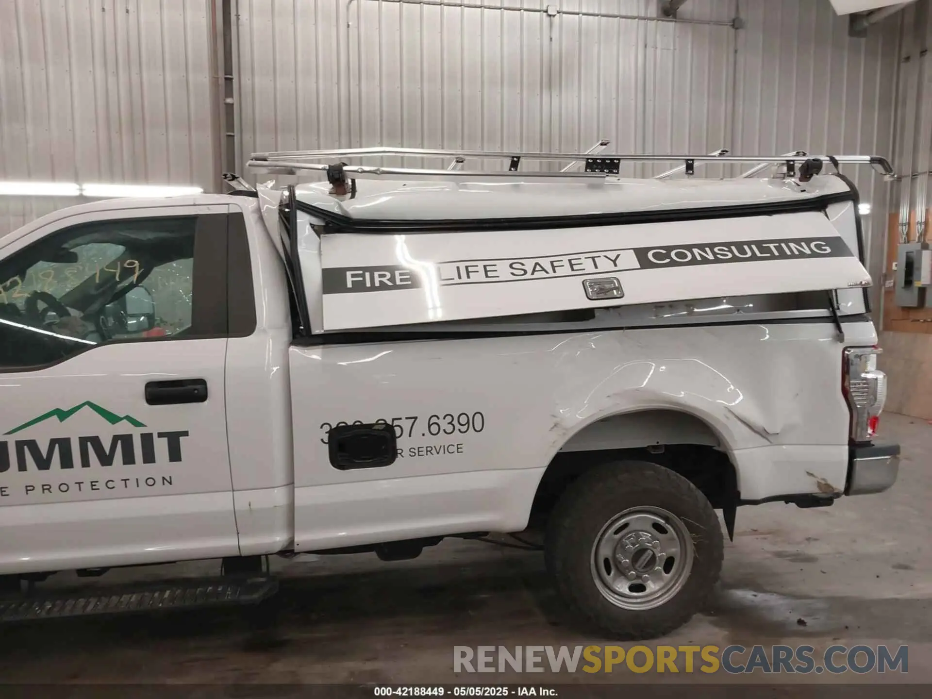 19 Photograph of a damaged car 1FTBF2A60MED45575 FORD F-250 2021