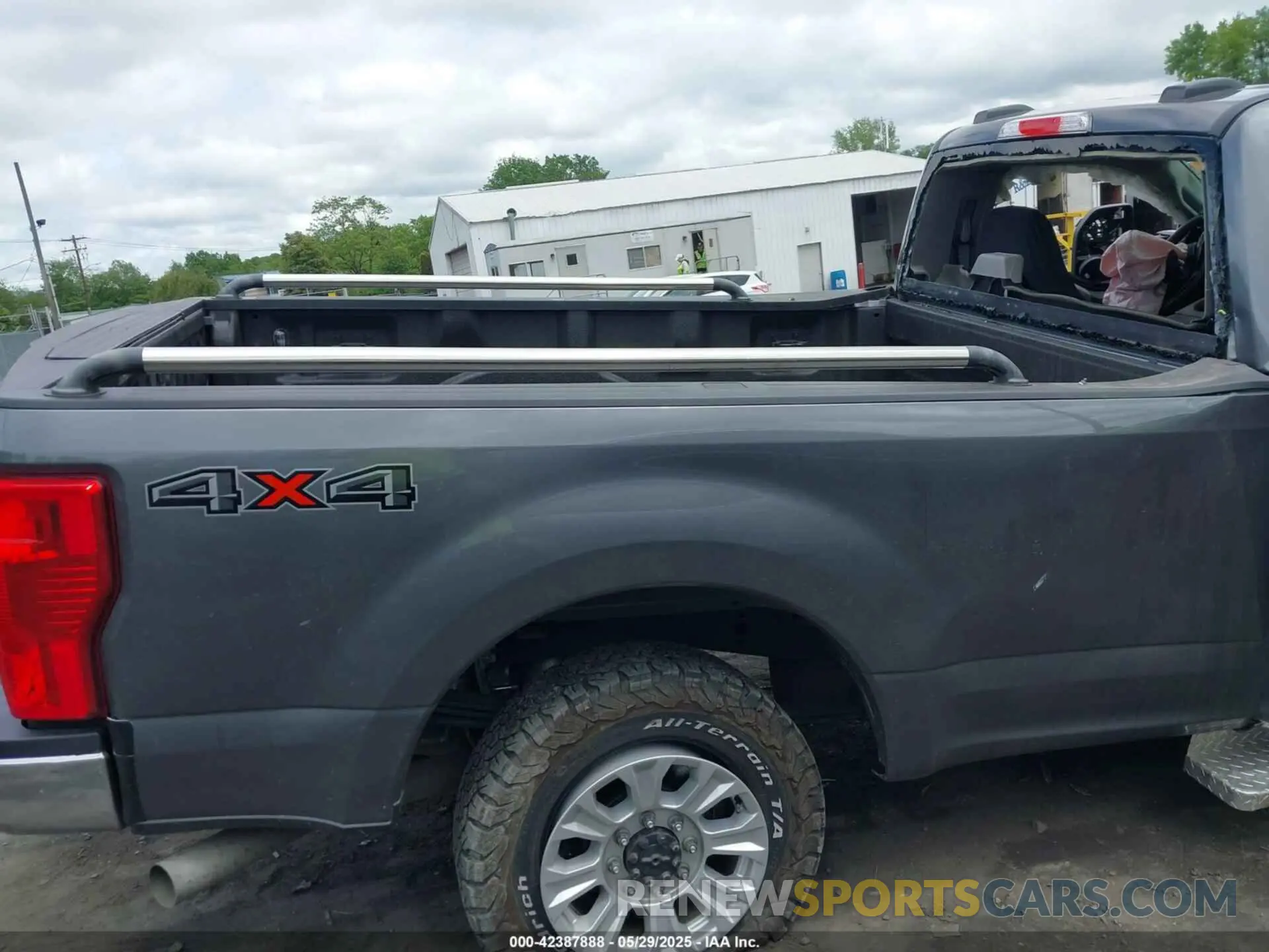 8 Photograph of a damaged car 1FTBF2B61MEC55902 FORD F-250 2021