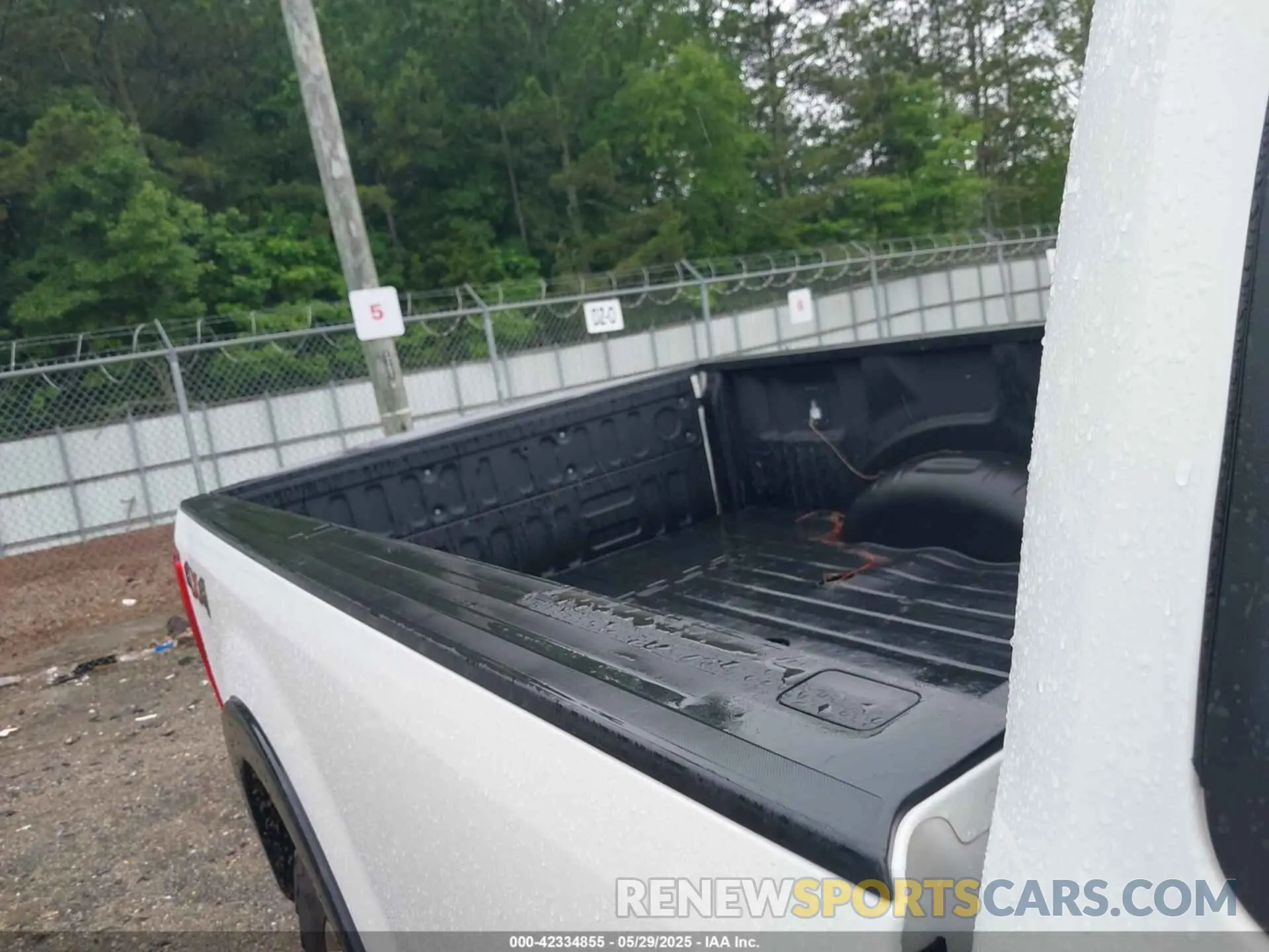 8 Photograph of a damaged car 1FTBF2BT2MED17703 FORD F-250 2021