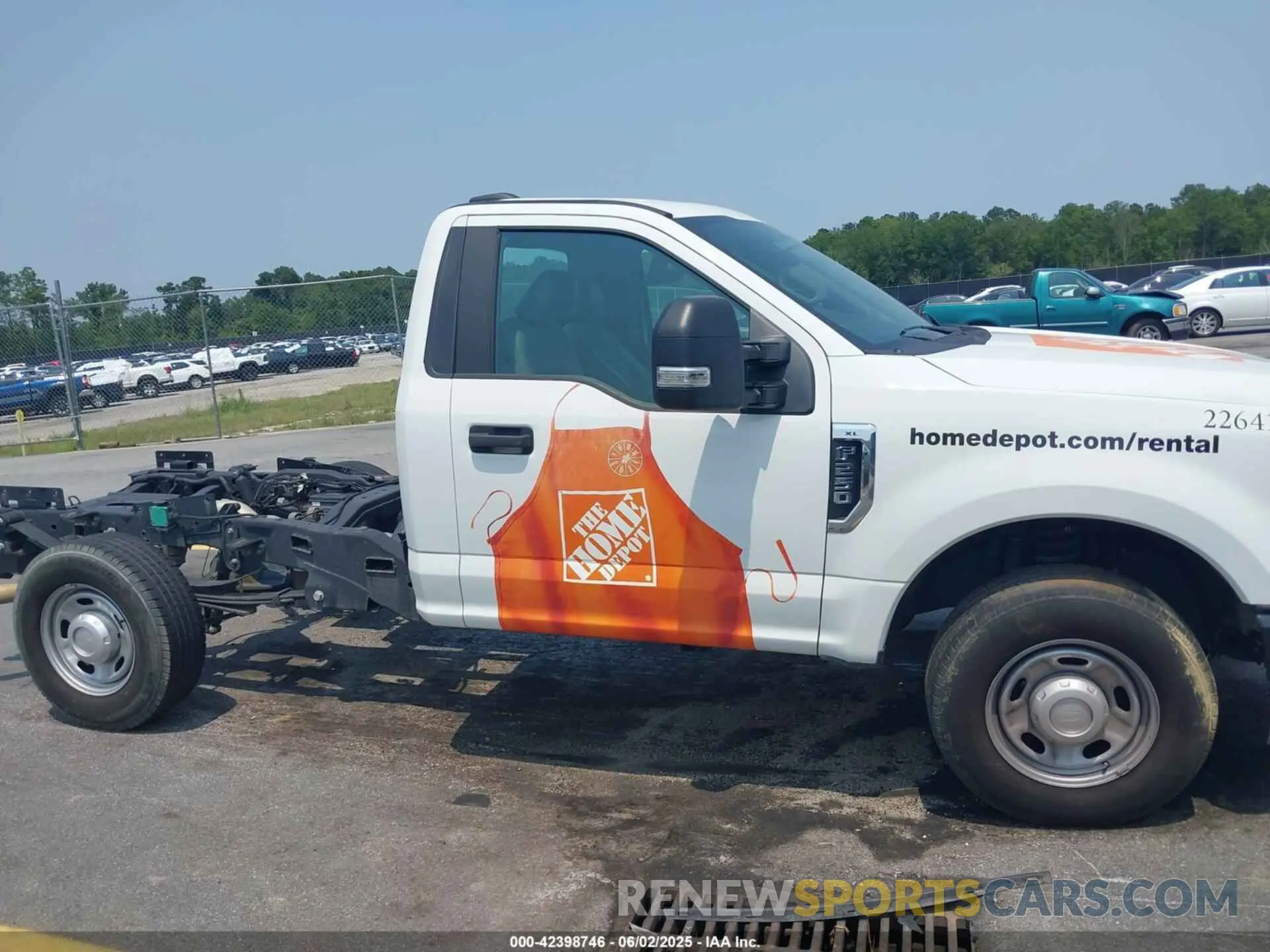 13 Photograph of a damaged car 1FDBF2A6XNED47783 FORD F-250 2022