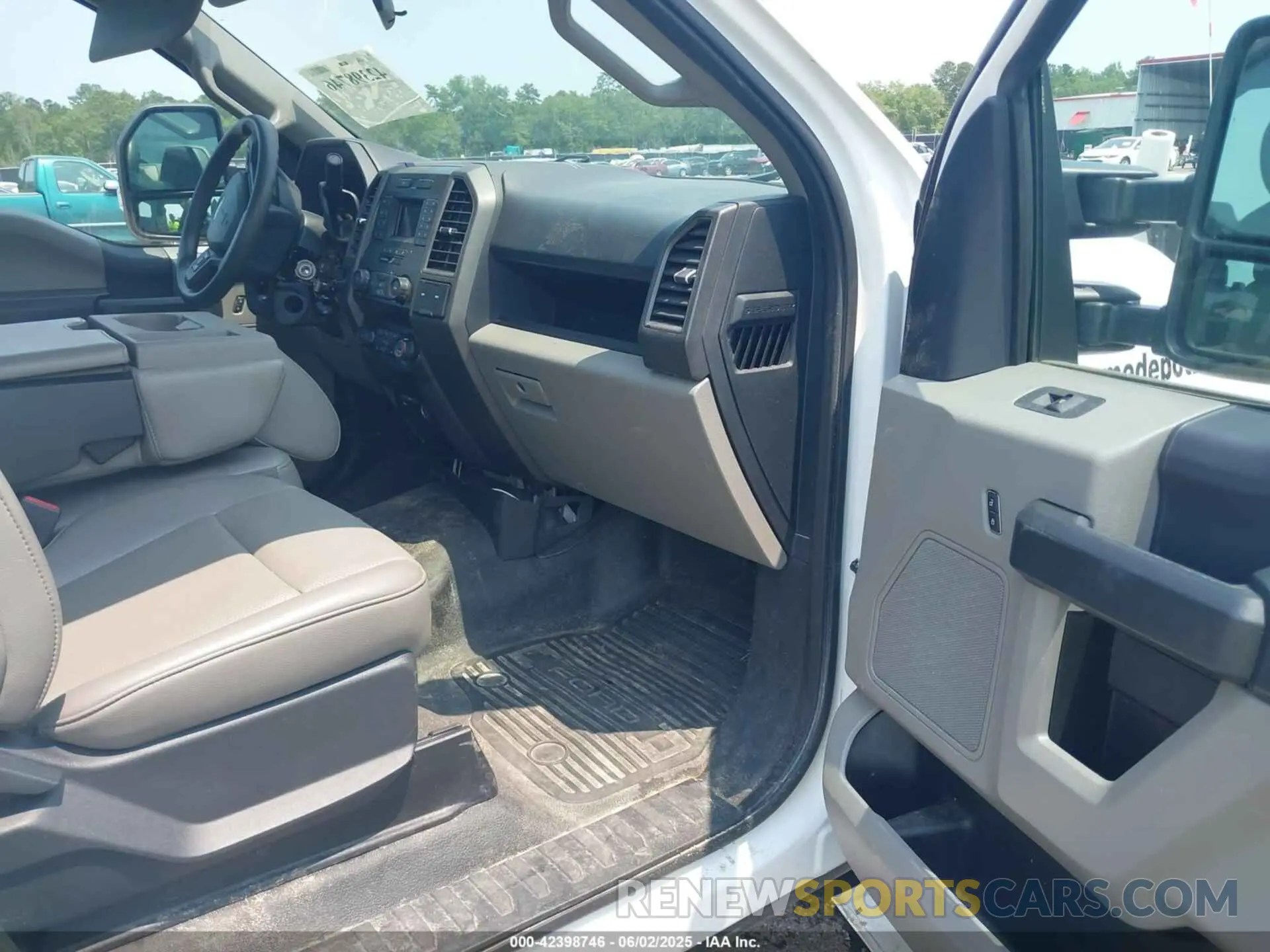 5 Photograph of a damaged car 1FDBF2A6XNED47783 FORD F-250 2022