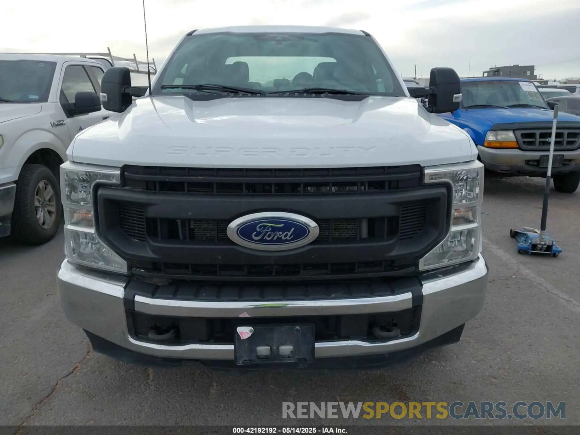11 Photograph of a damaged car 1FT7W2A60NEF40017 FORD F-250 2022