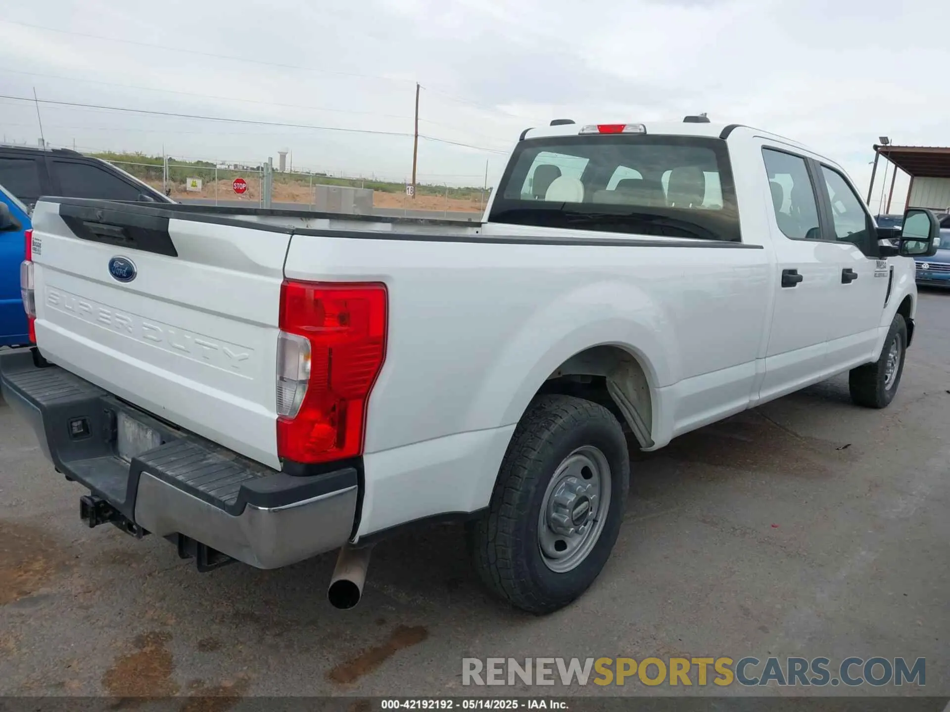 4 Photograph of a damaged car 1FT7W2A60NEF40017 FORD F-250 2022