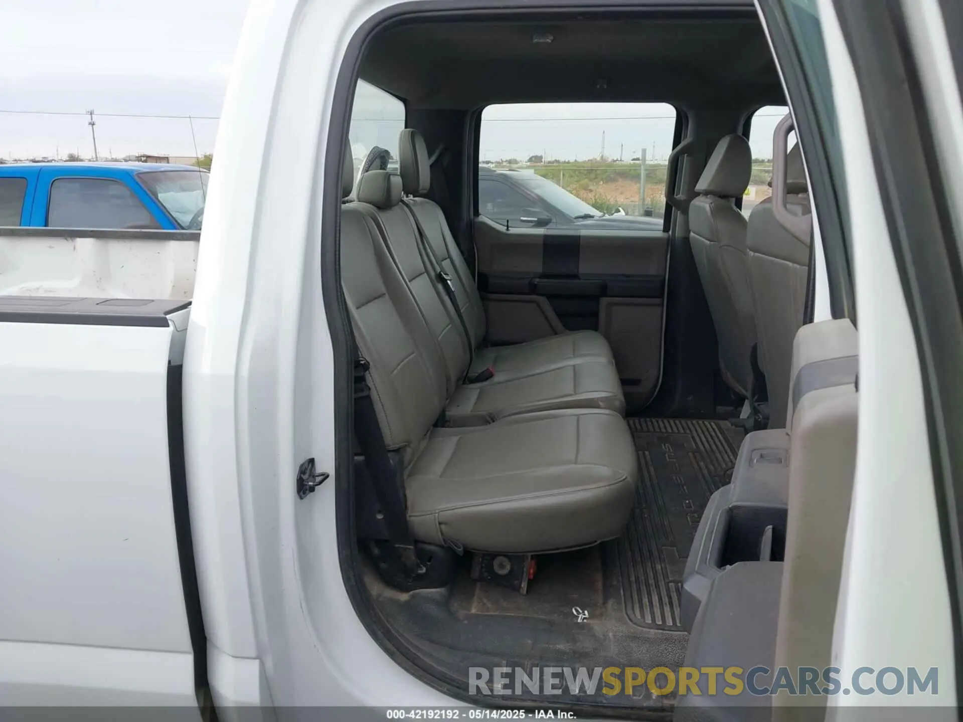 8 Photograph of a damaged car 1FT7W2A60NEF40017 FORD F-250 2022