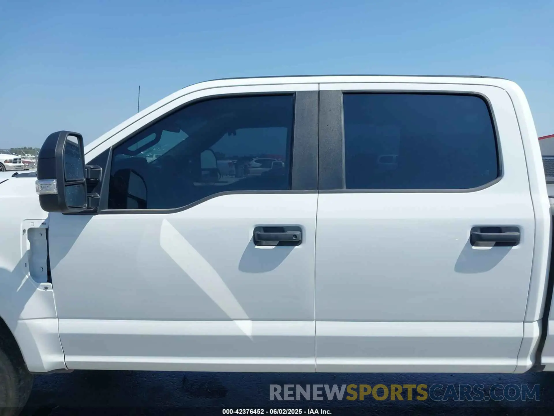 14 Photograph of a damaged car 1FT7W2A62NEF64075 FORD F-250 2022