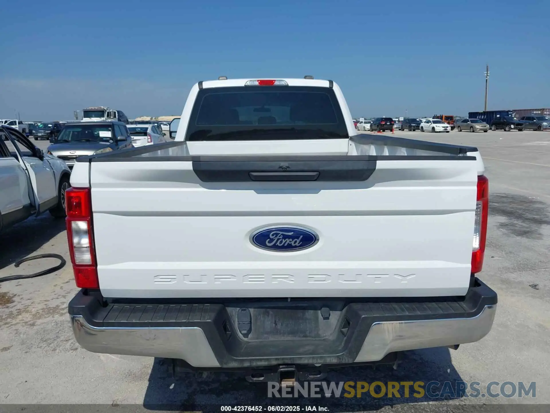 16 Photograph of a damaged car 1FT7W2A62NEF64075 FORD F-250 2022