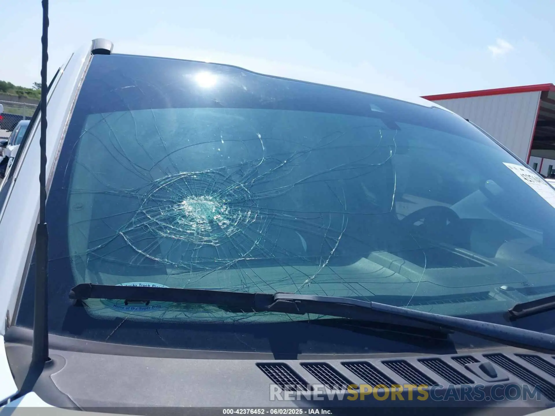19 Photograph of a damaged car 1FT7W2A62NEF64075 FORD F-250 2022