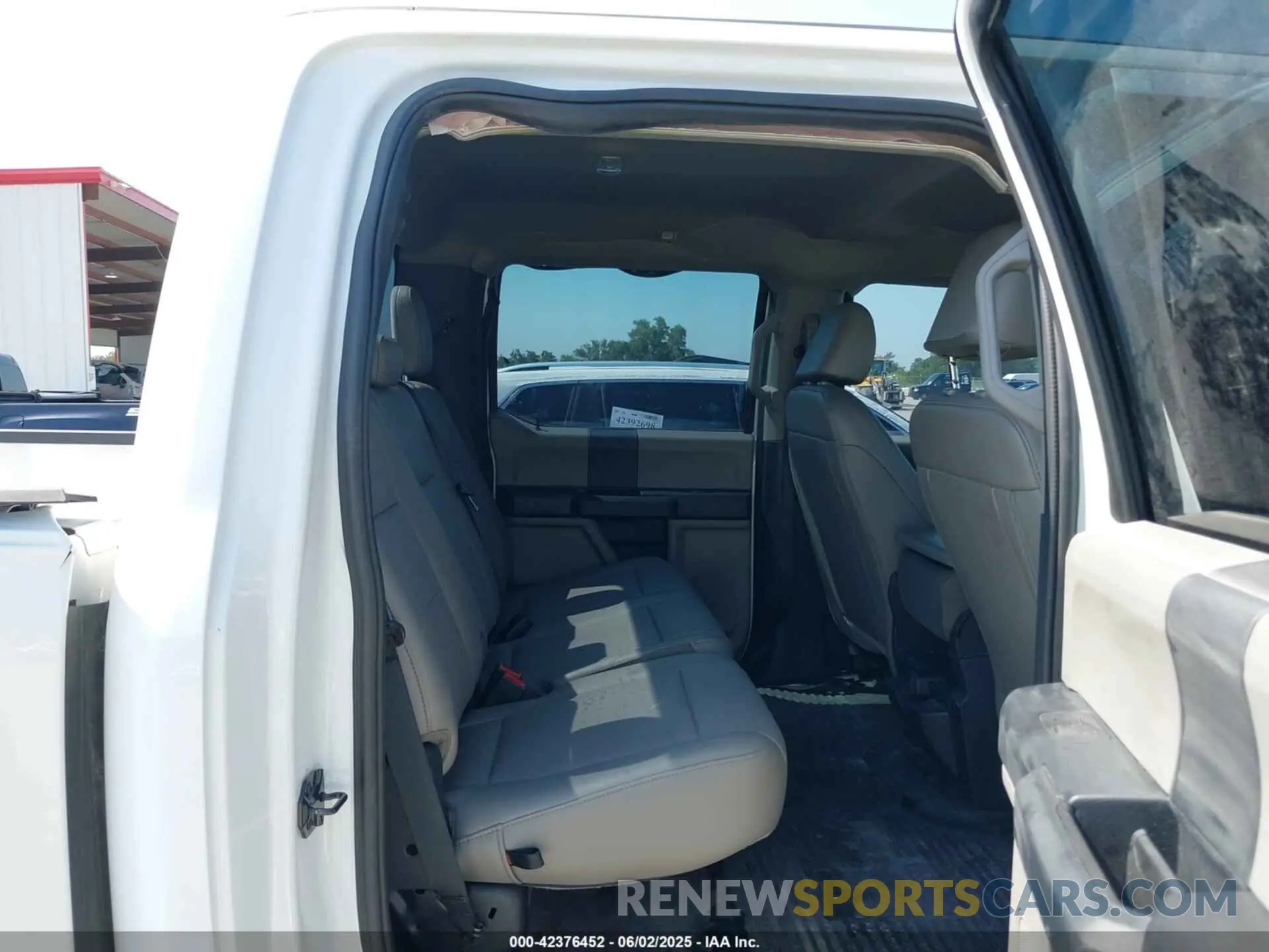 8 Photograph of a damaged car 1FT7W2A62NEF64075 FORD F-250 2022